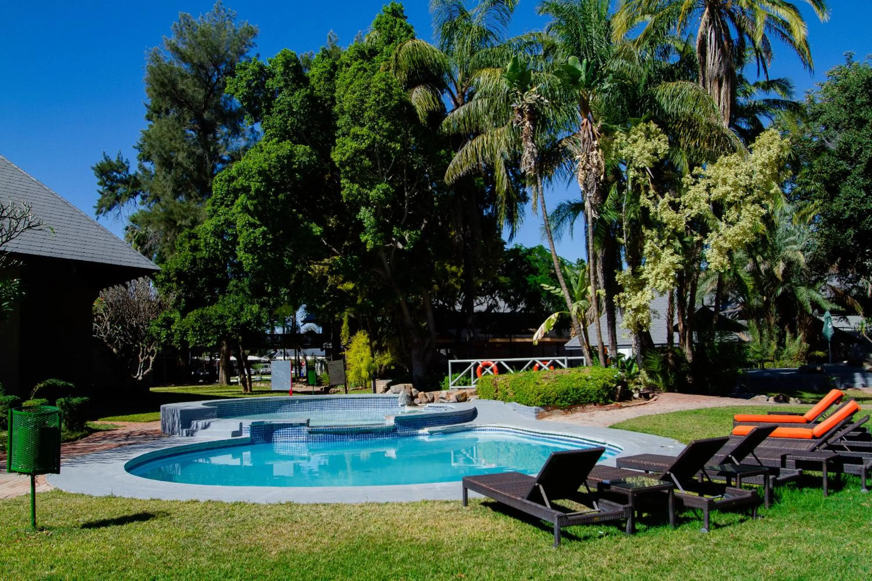 Cresta Thapama Hotel