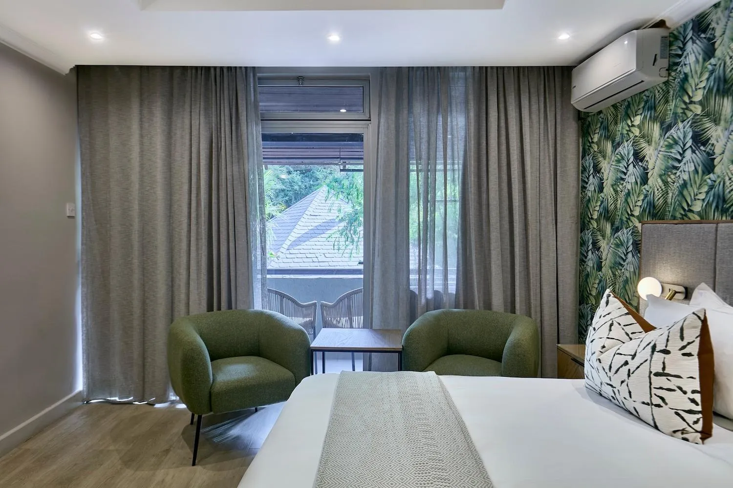 Bed in Cresta Thapama Hotel