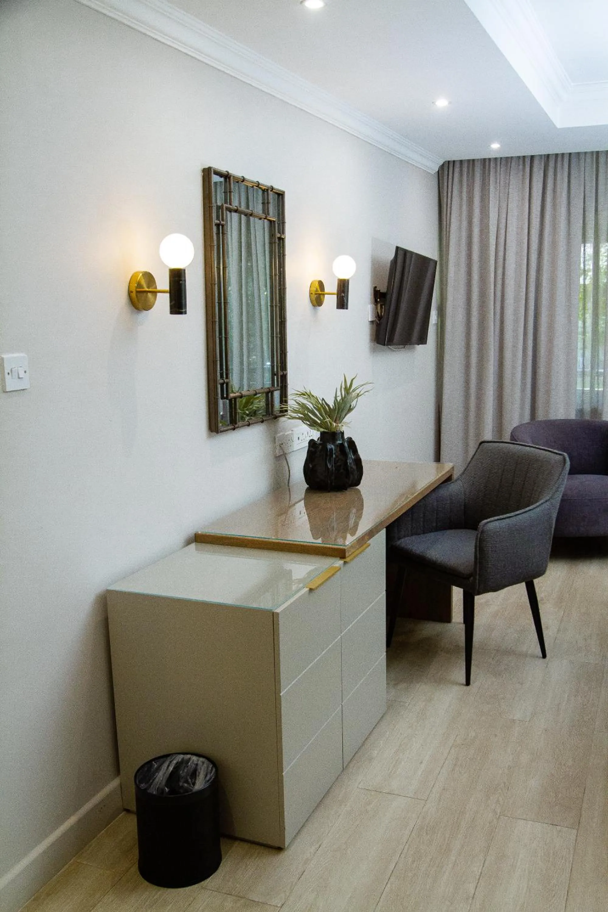 TV and multimedia in Cresta Thapama Hotel