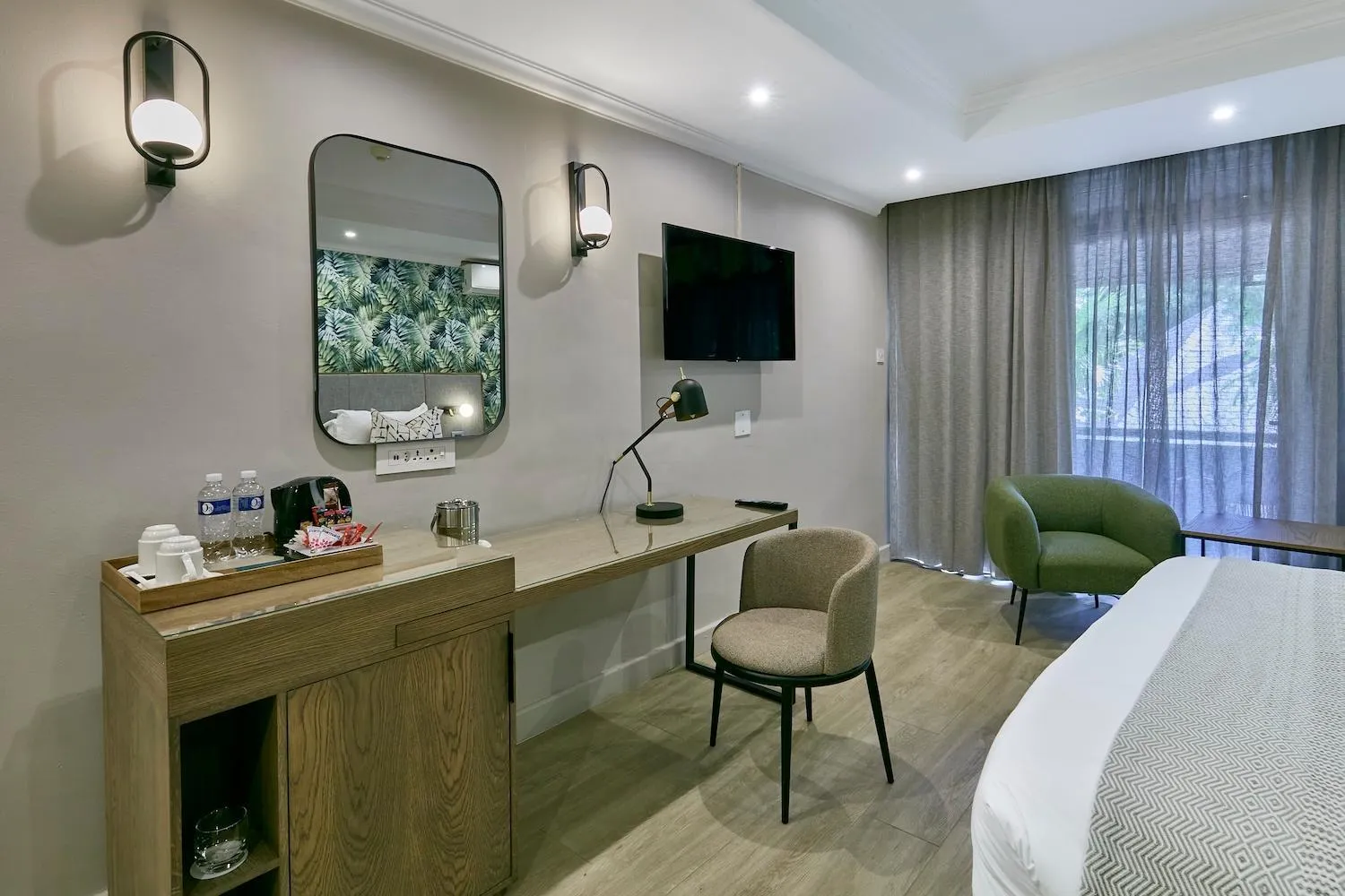 TV and multimedia, Bed in Cresta Thapama Hotel