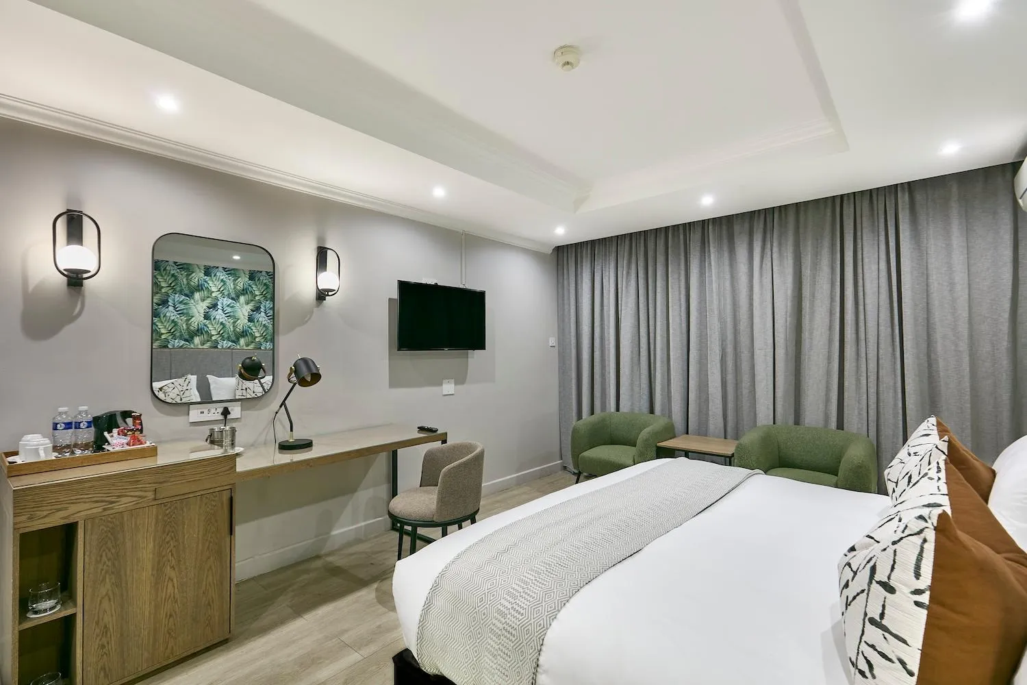 TV and multimedia, Bed in Cresta Thapama Hotel