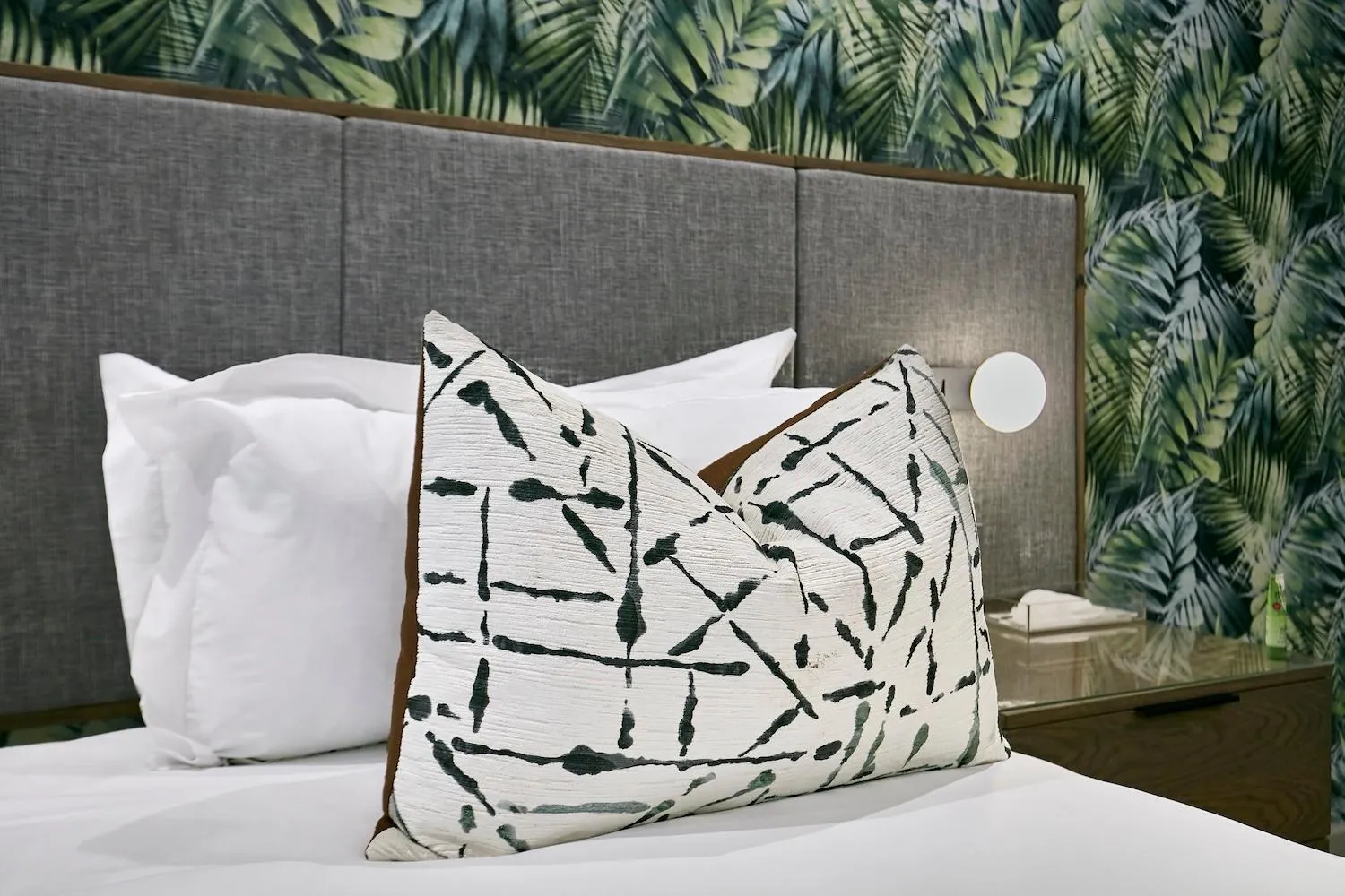 Bedroom, Bed in Cresta Thapama Hotel