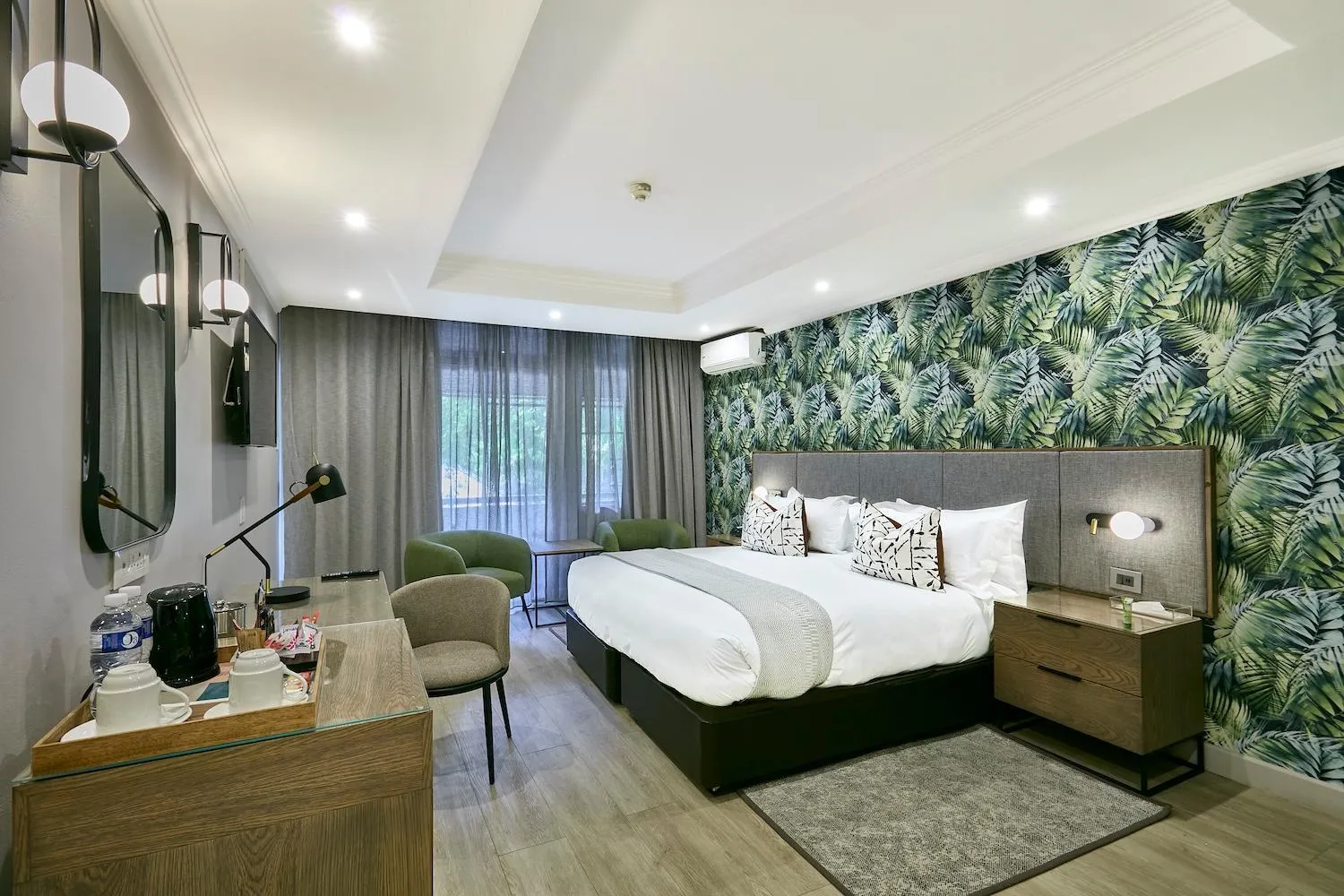 TV and multimedia, Bed in Cresta Thapama Hotel