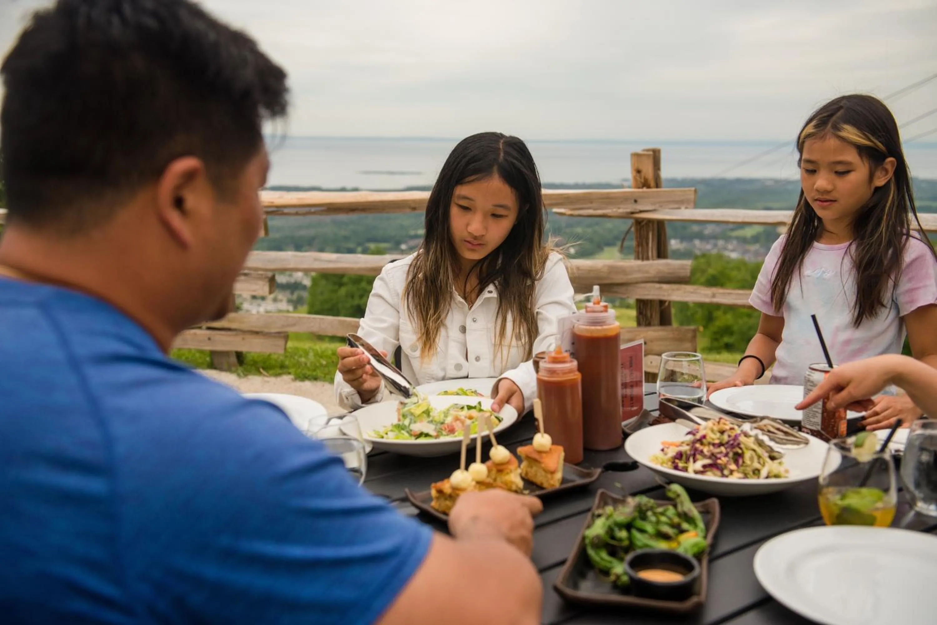 Restaurant/places to eat in Blue Mountain Resort Village Suites