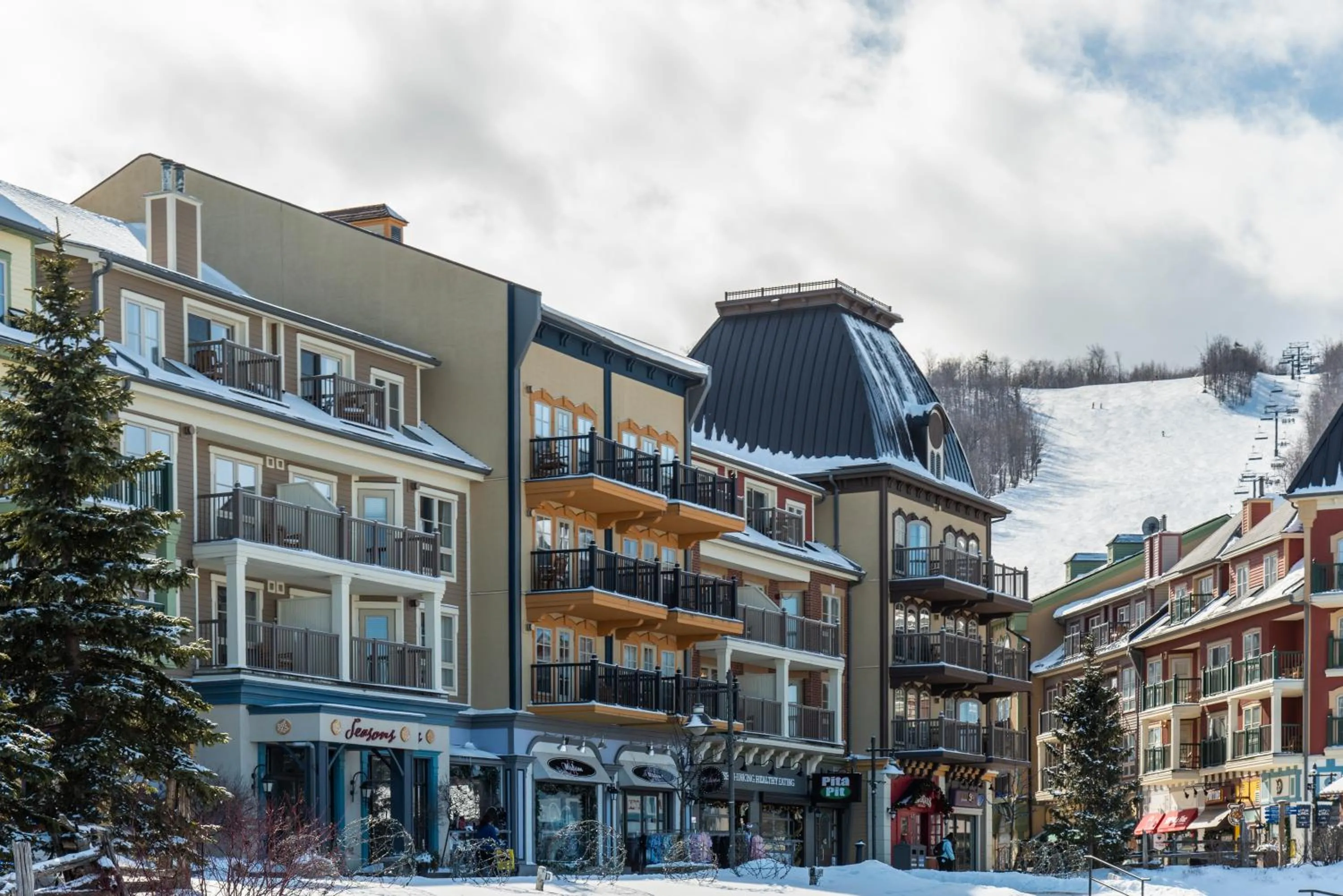 Property building in Blue Mountain Resort Village Suites