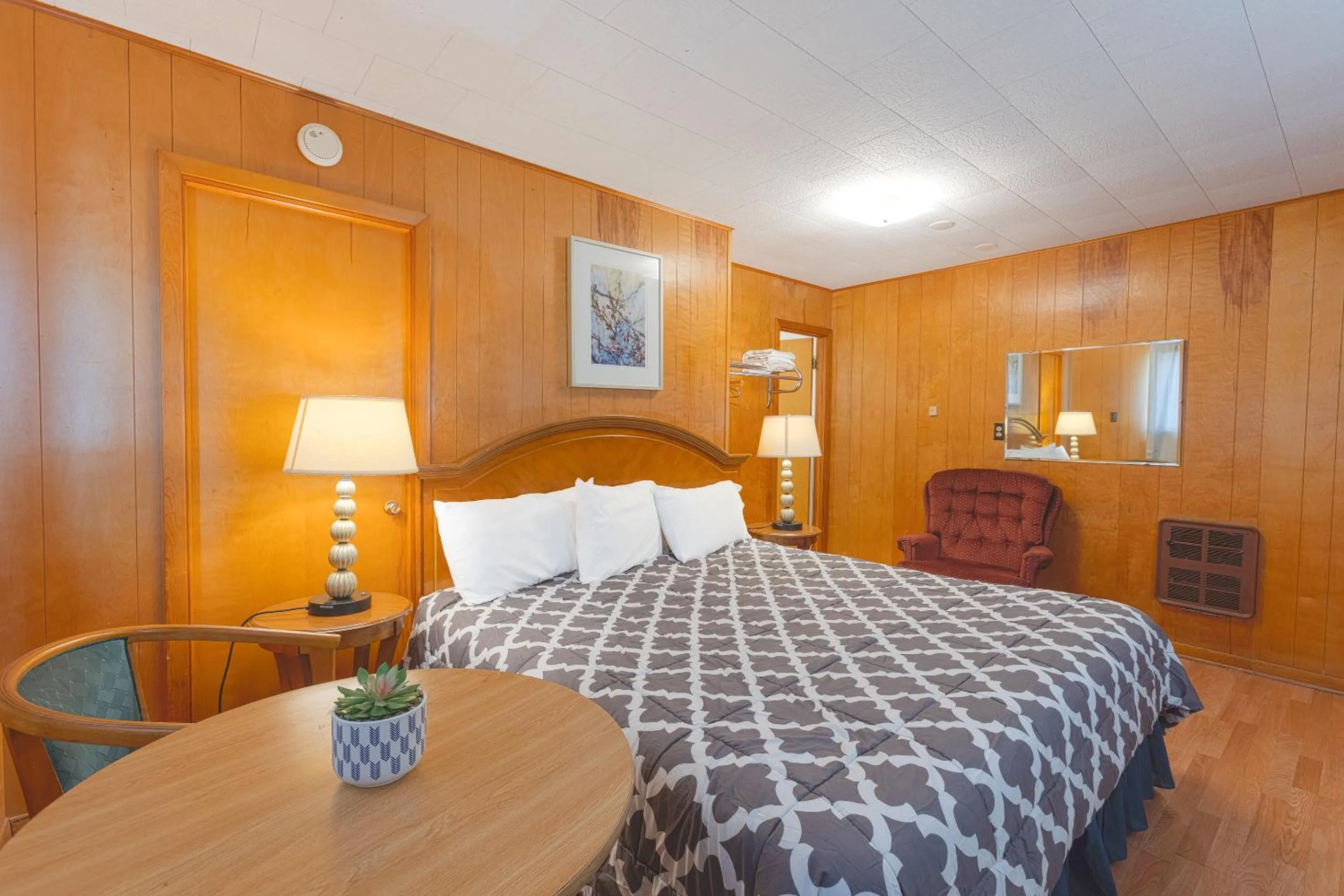 Bedroom, Bed in Parkside Motel by OYO Meadville Conneaut Lake