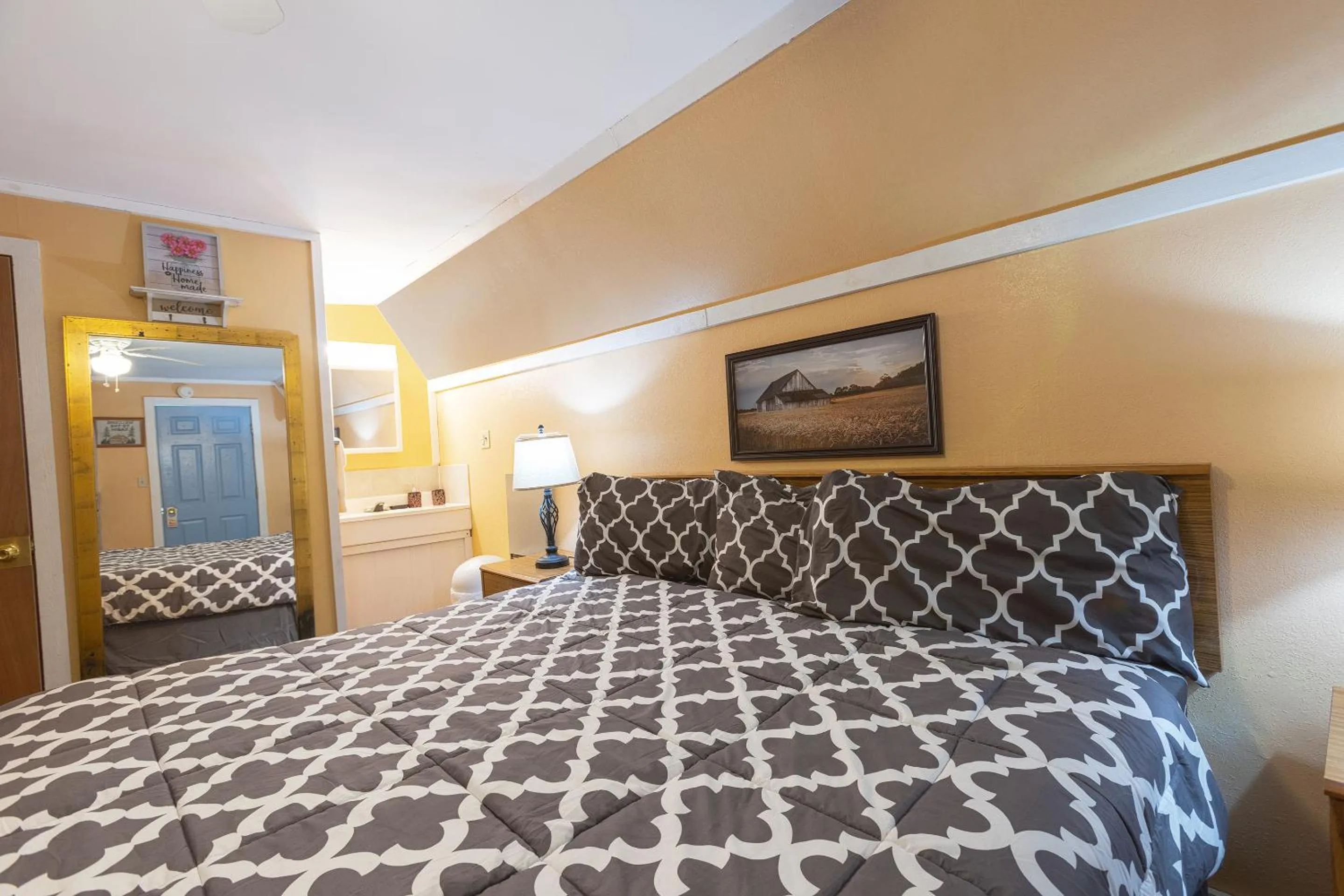 Bedroom, Bed in Parkside Motel by OYO Meadville Conneaut Lake