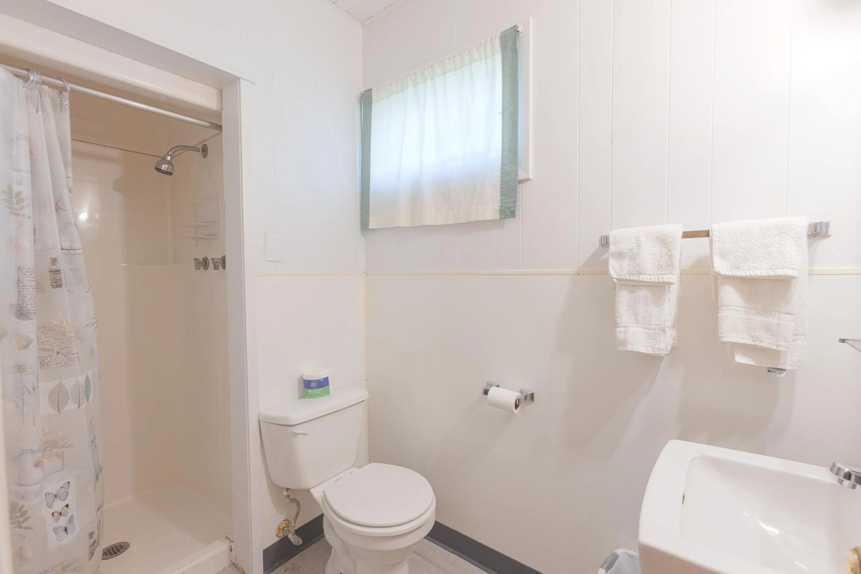 Bathroom in Parkside Motel by OYO Meadville Conneaut Lake