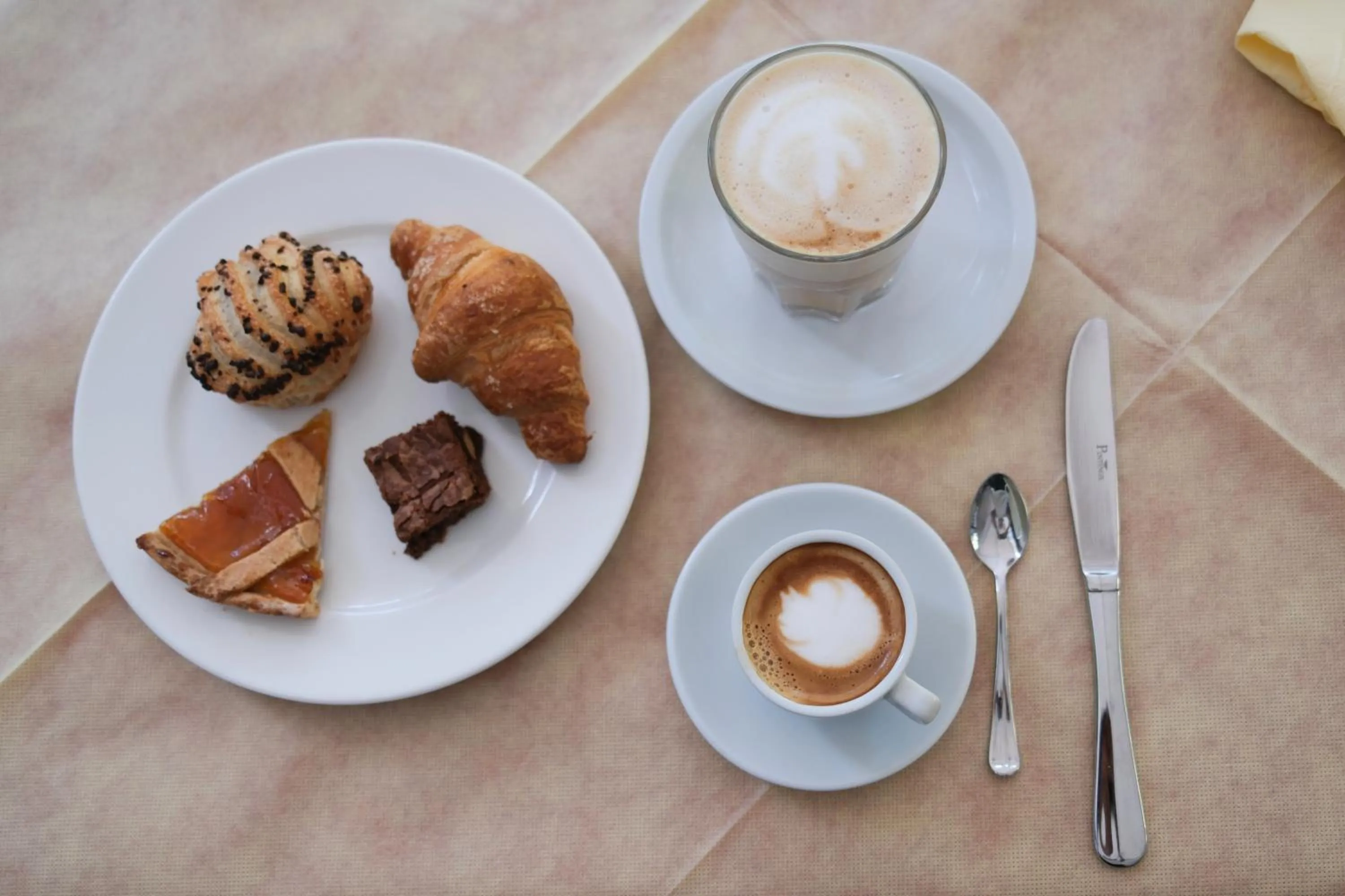 Restaurant/places to eat in Park Hotel Napoleone