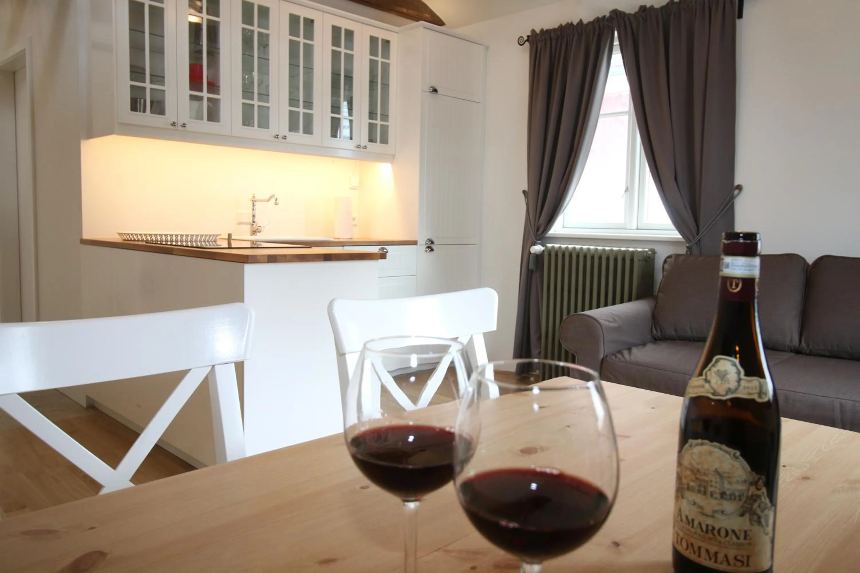 Coffee/tea facilities in Acco Ice Apartments