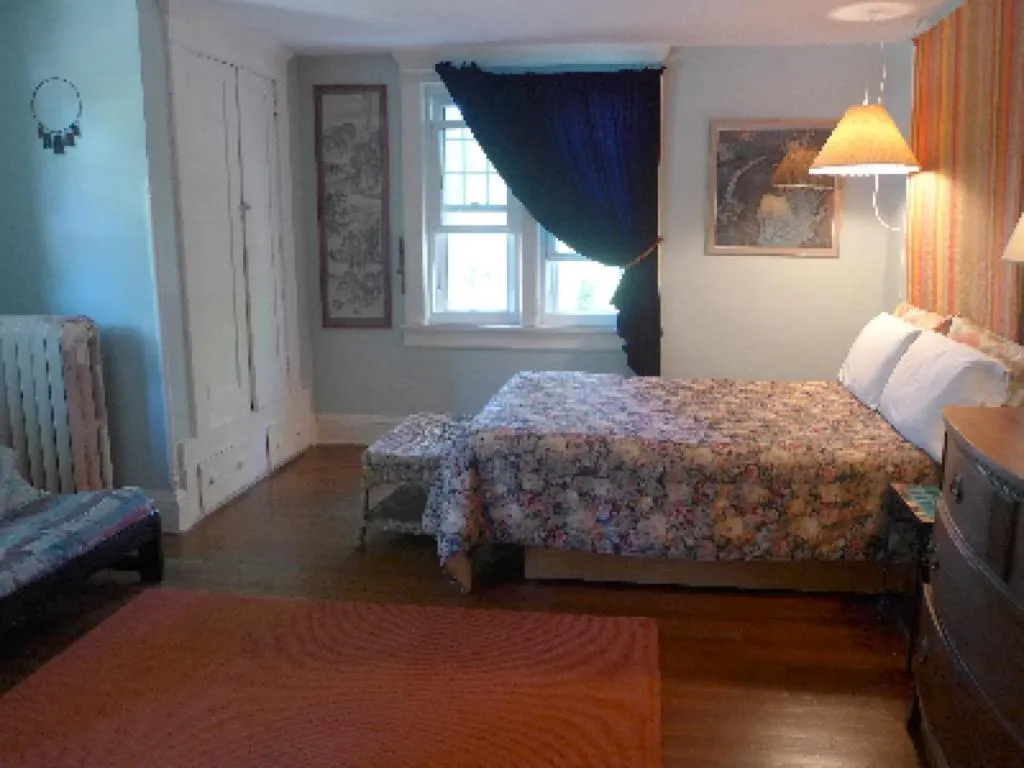 Bedroom, Bed in Morning Glory B&B Woodstock NY