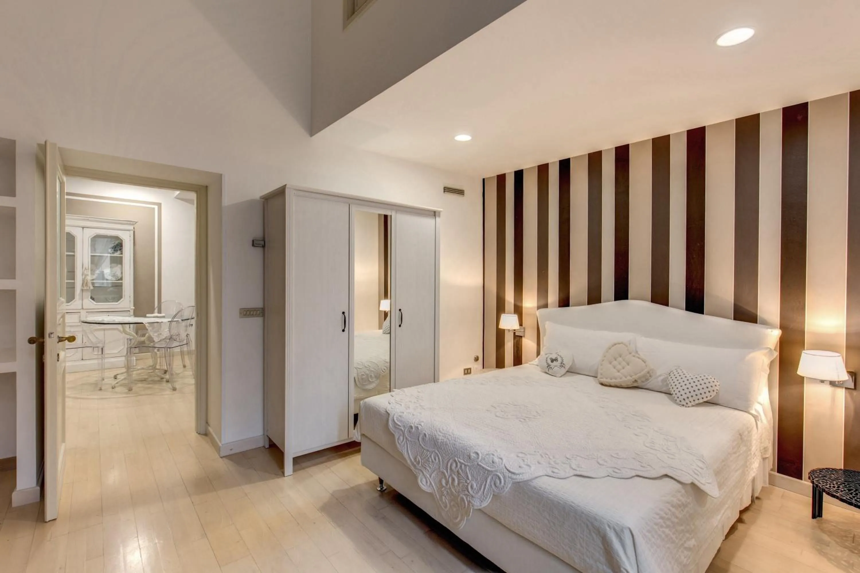 Photo of the whole room, Bed in Trevi Miracle Suite