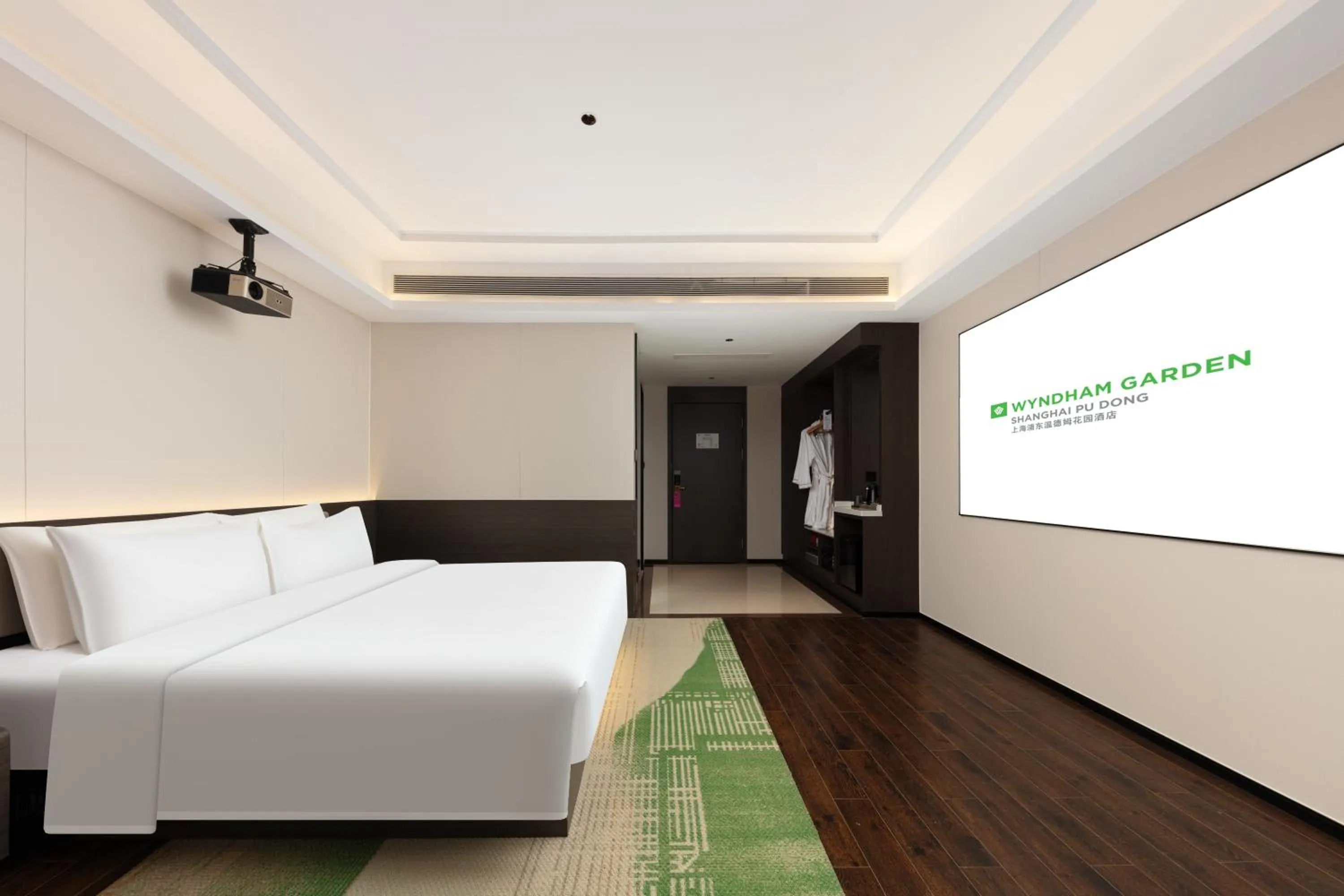 Photo of the whole room, Bed in 上海浦东温德姆花园酒店 Wyndham Garden Shanghai Pudong