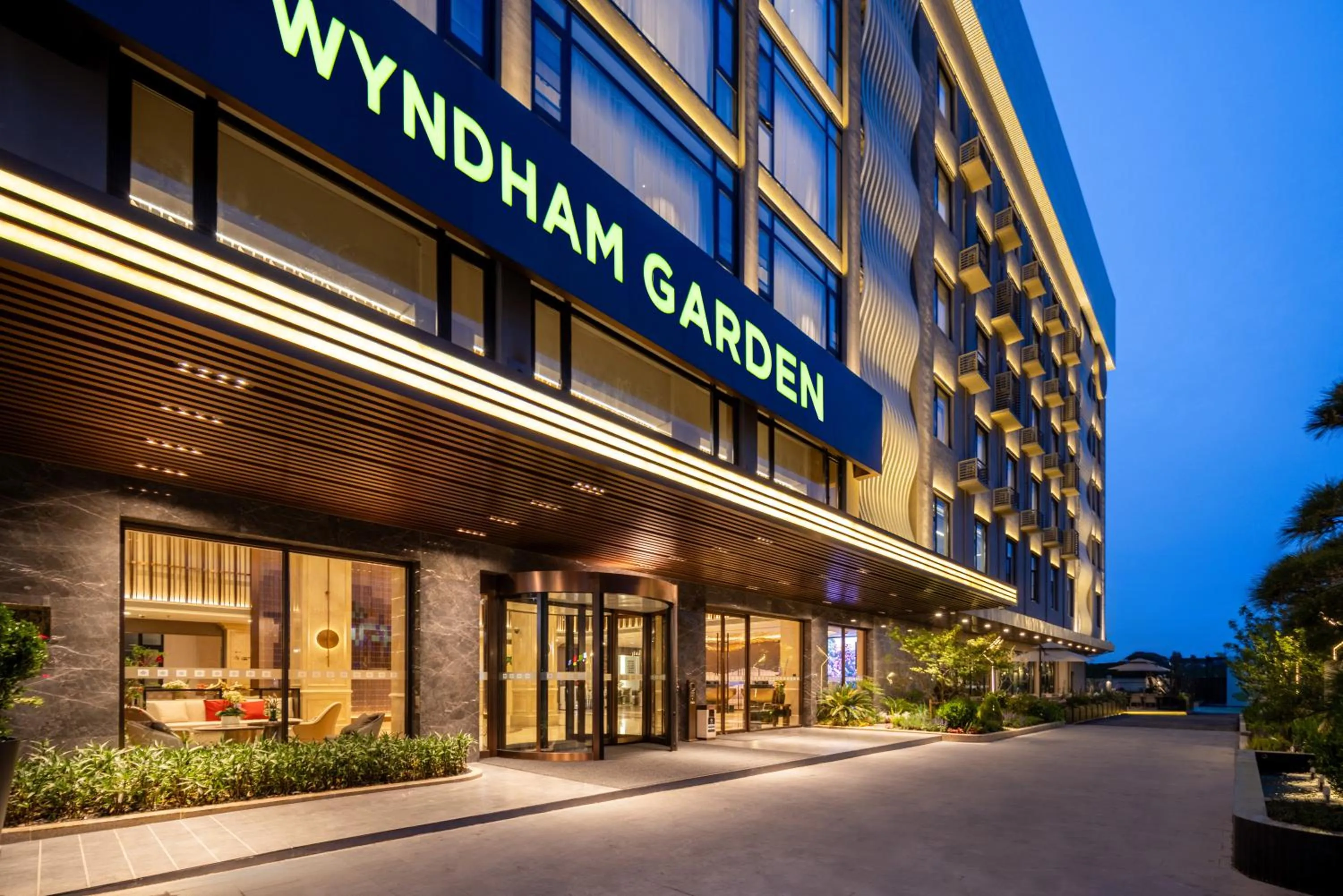 Property building in 上海浦东温德姆花园酒店 Wyndham Garden Shanghai Pudong