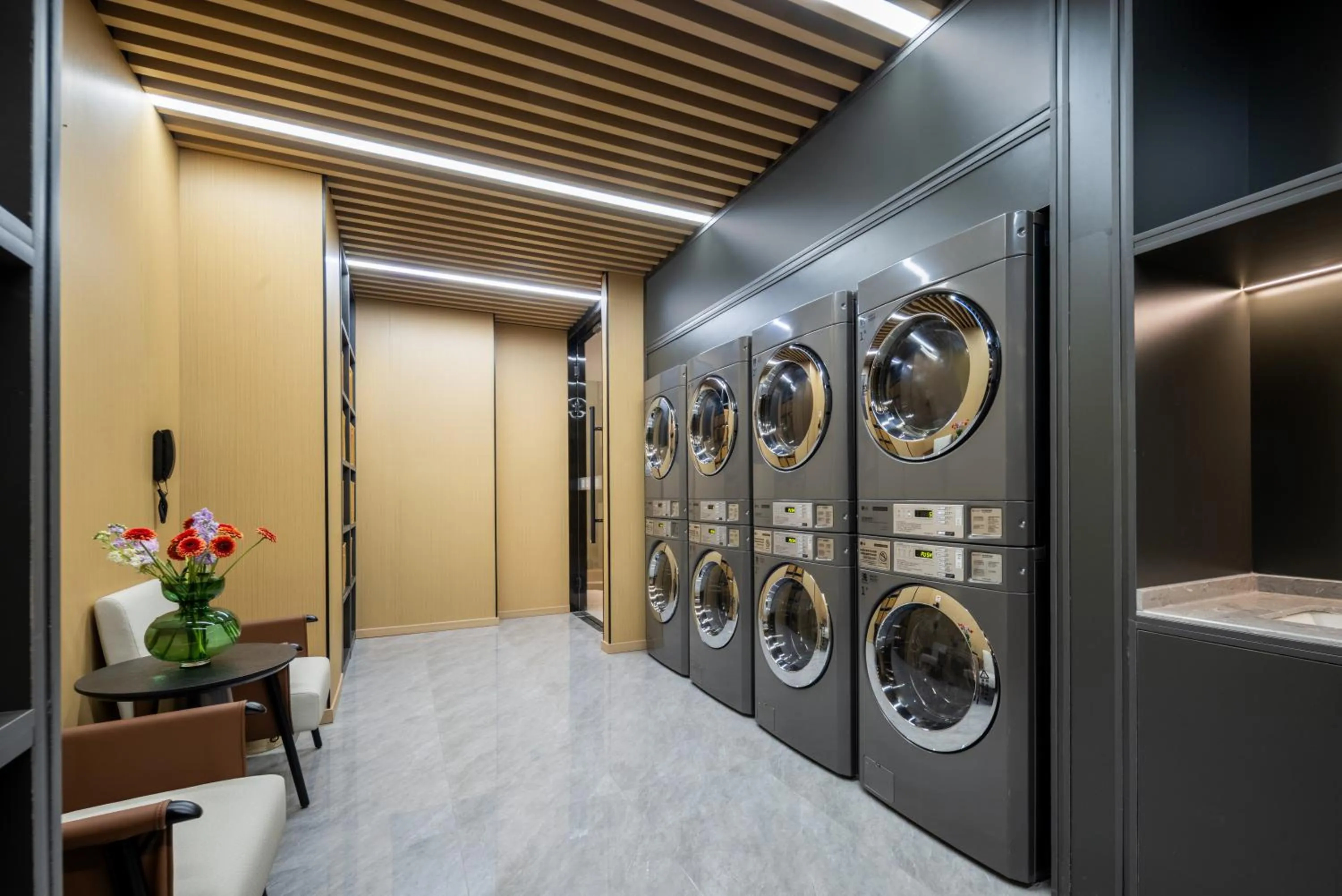 laundry in 上海浦东温德姆花园酒店 Wyndham Garden Shanghai Pudong