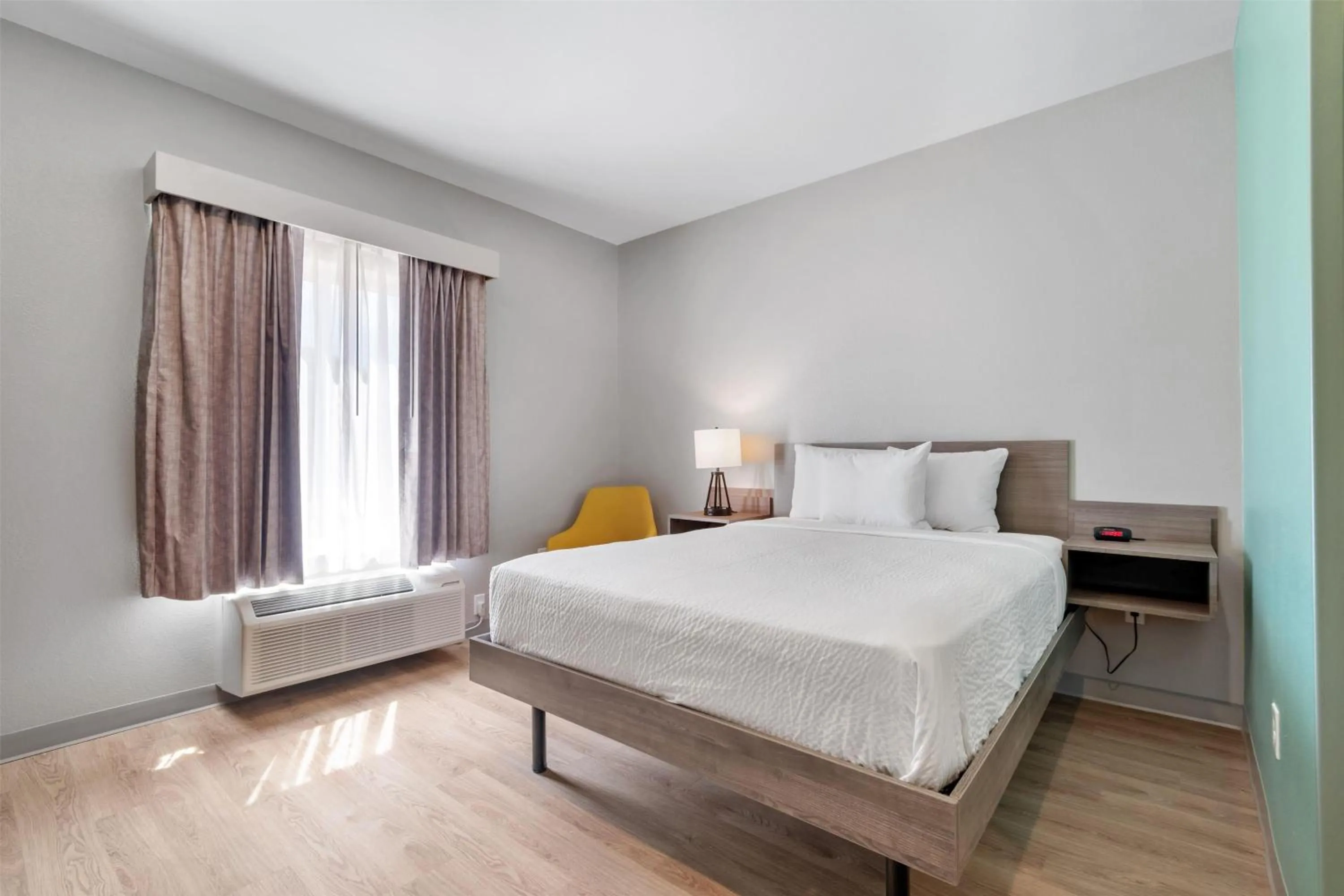 Photo of the whole room, Bed in ECHO Suites Extended Stay by Wyndham Houston Katy West