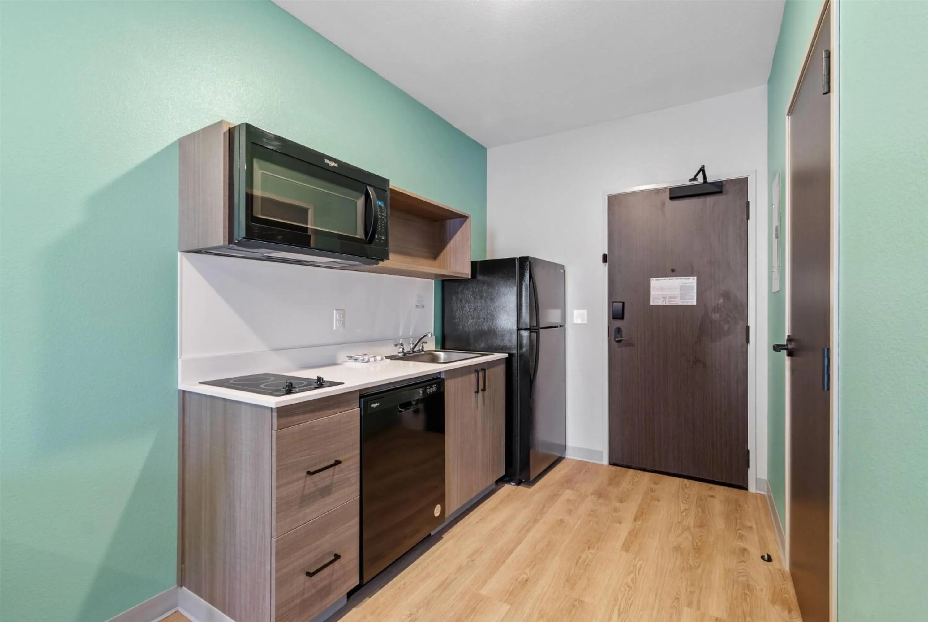 Kitchen or kitchenette in ECHO Suites Extended Stay by Wyndham Houston Katy West