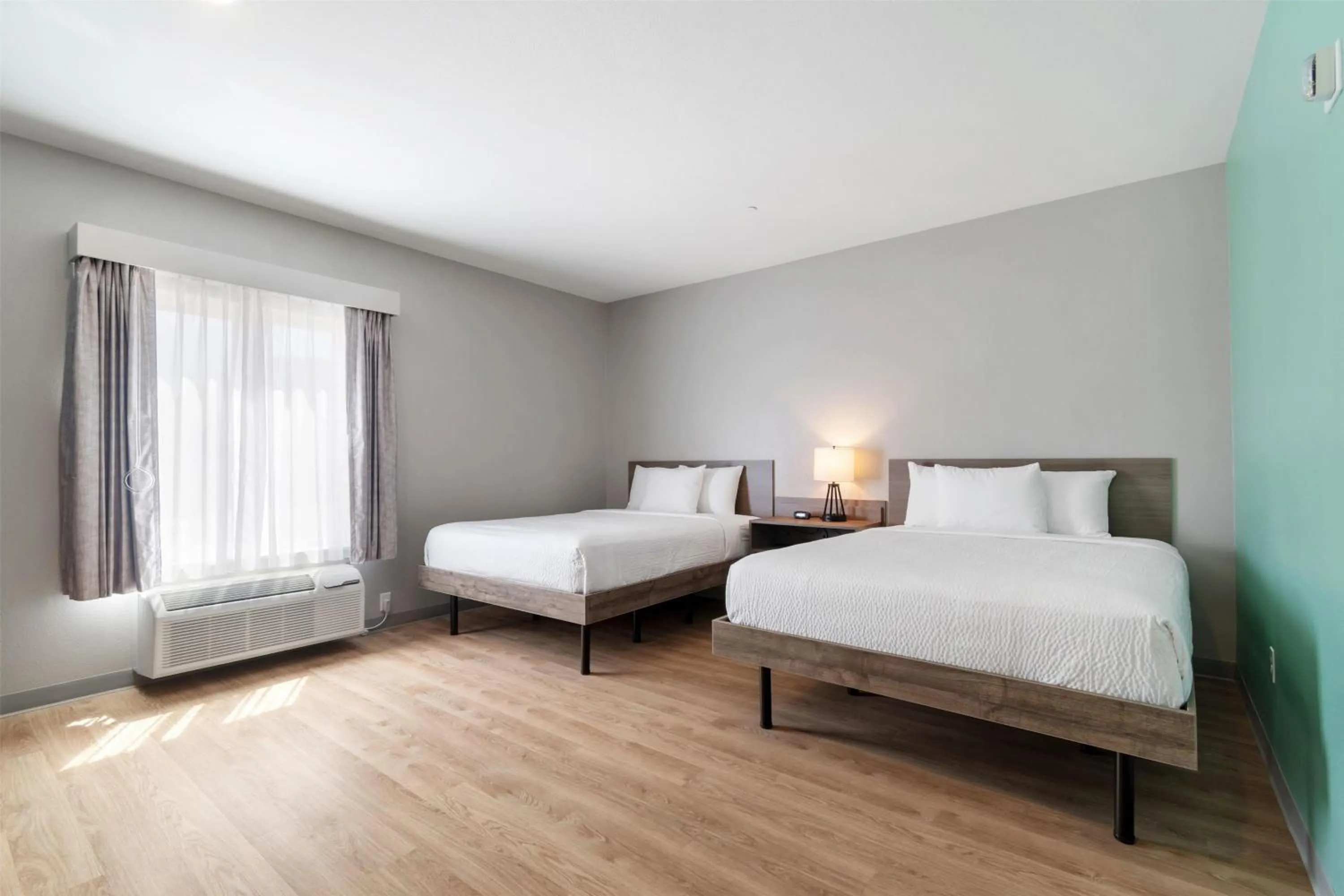 Photo of the whole room, Bed in ECHO Suites Extended Stay by Wyndham Houston Katy West