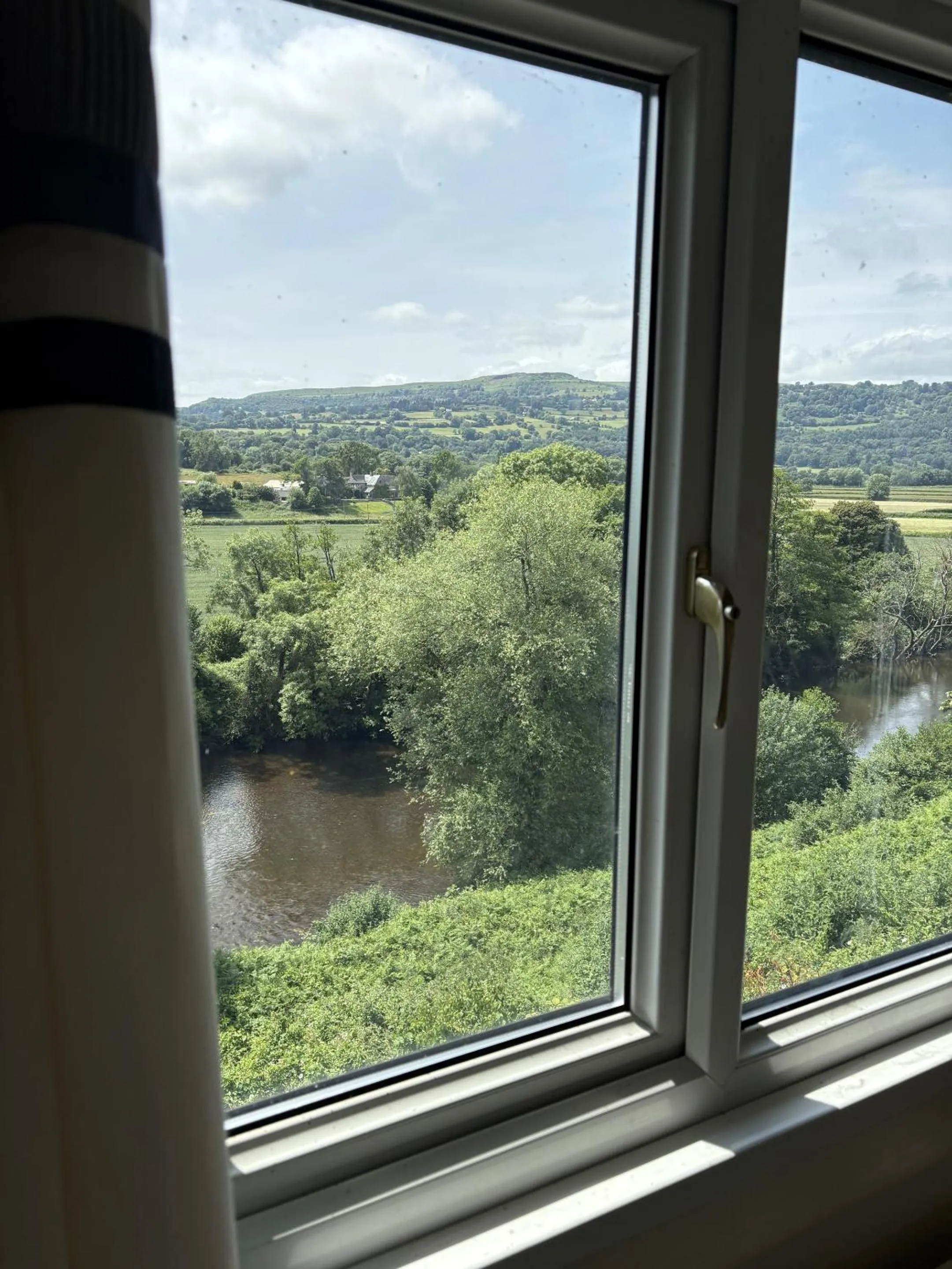 Bedroom in Roadhouse Llanwenarth