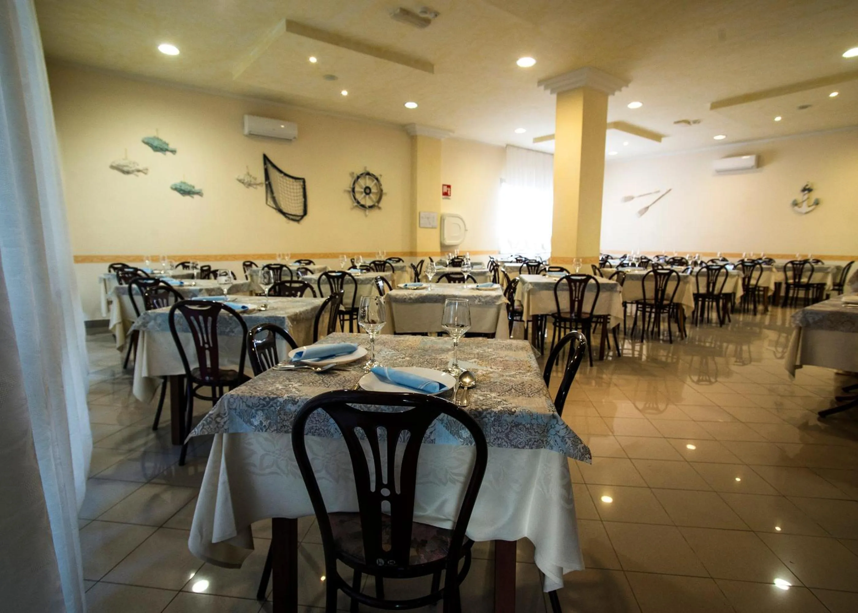 Restaurant/places to eat in Hotel 21 Riccione