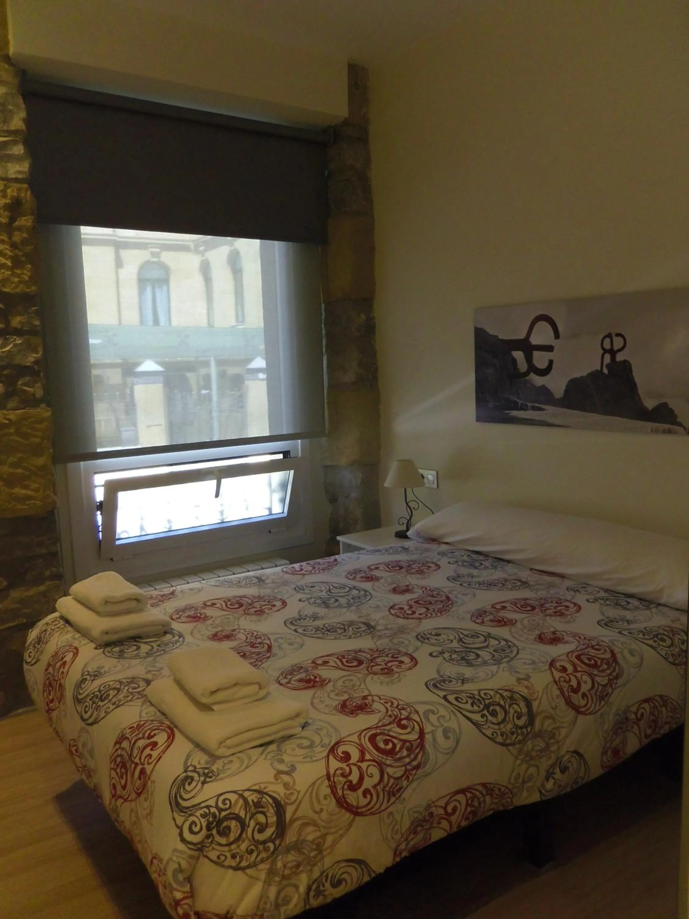 Photo of the whole room, Bed in Talaia HT