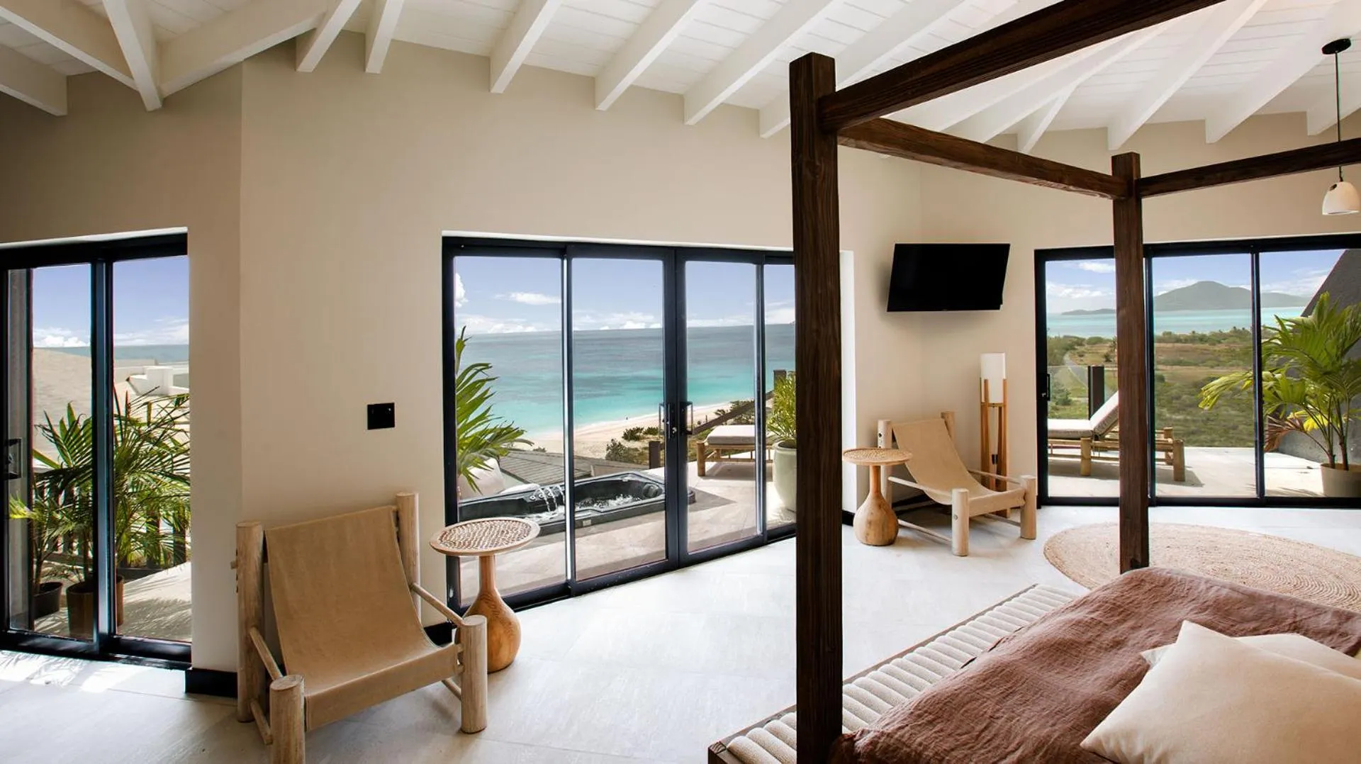 Sea view, Bed in Tamarind Hills Resort & Villas
