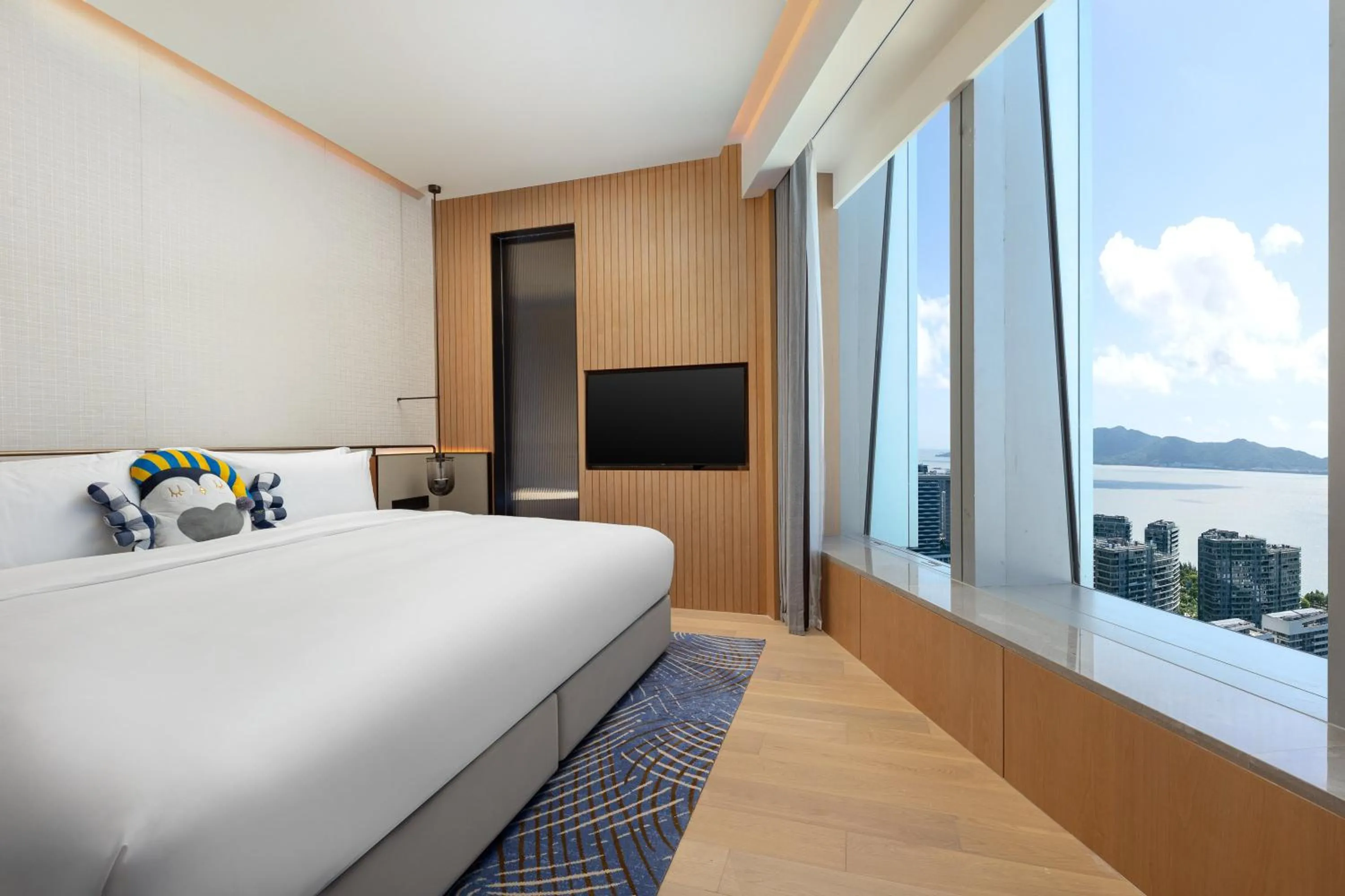 Photo of the whole room, Bed in voco Zhoushan Putuo by IHG