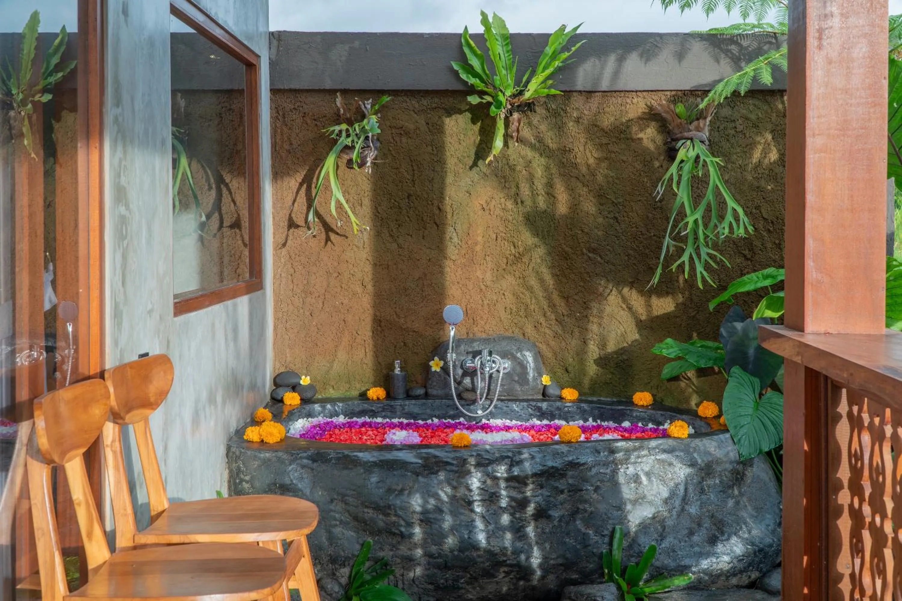 Bath in Seelong Villa Ubud by Dhananjaya Hospitality