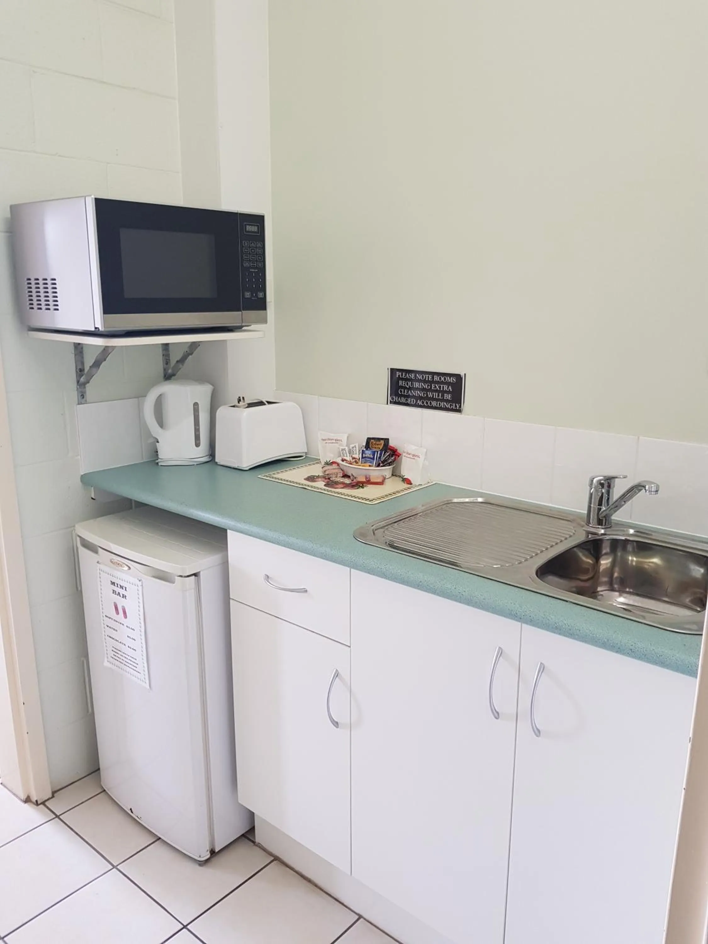 Coffee/tea facilities in Harbour Lodge Motel