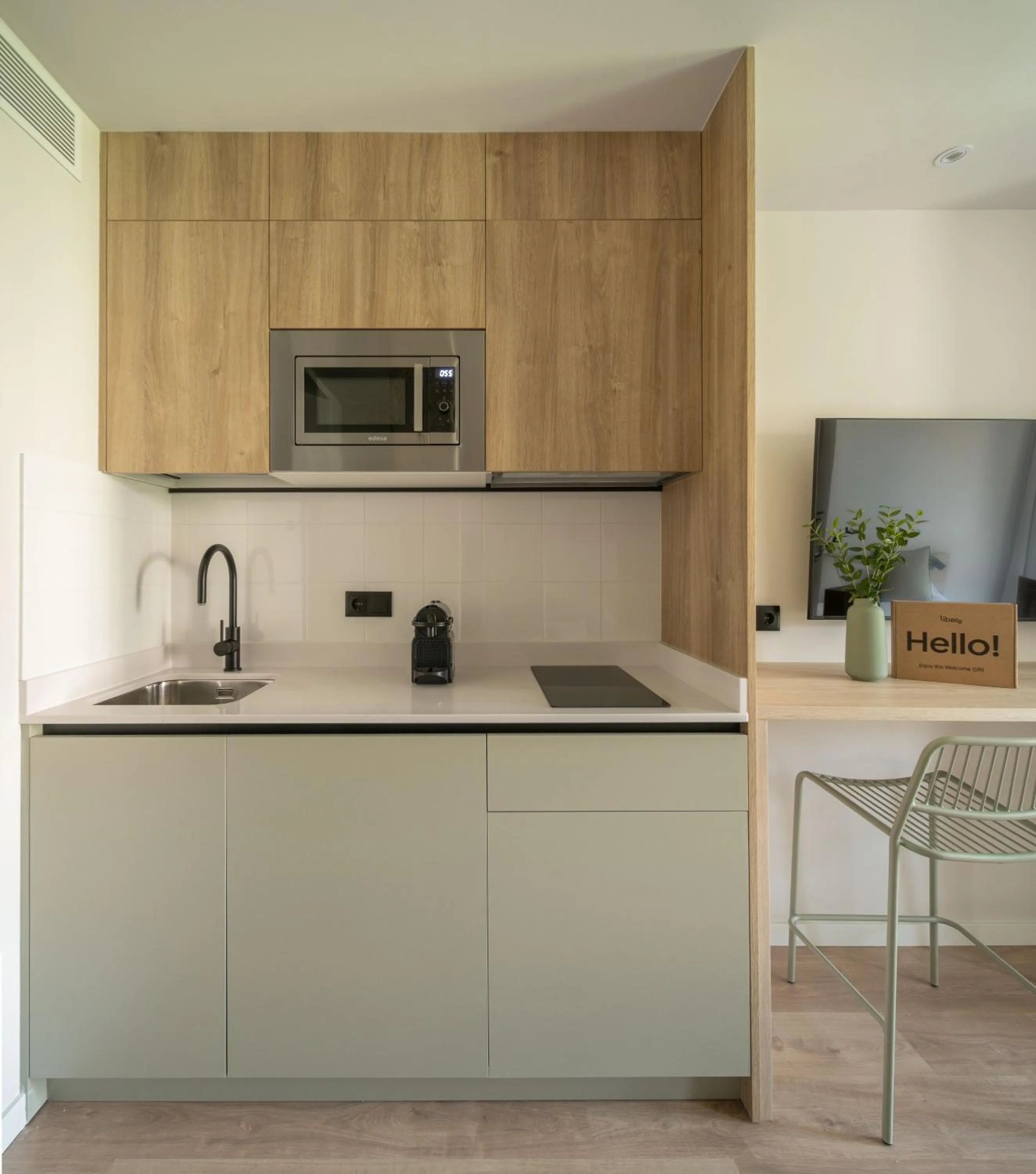 kitchen in Líbere Pamplona Universidad