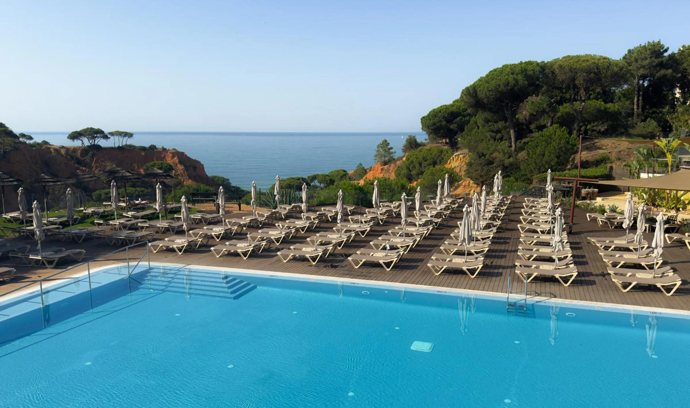 Swimming pool in 3HB Falesia Beach