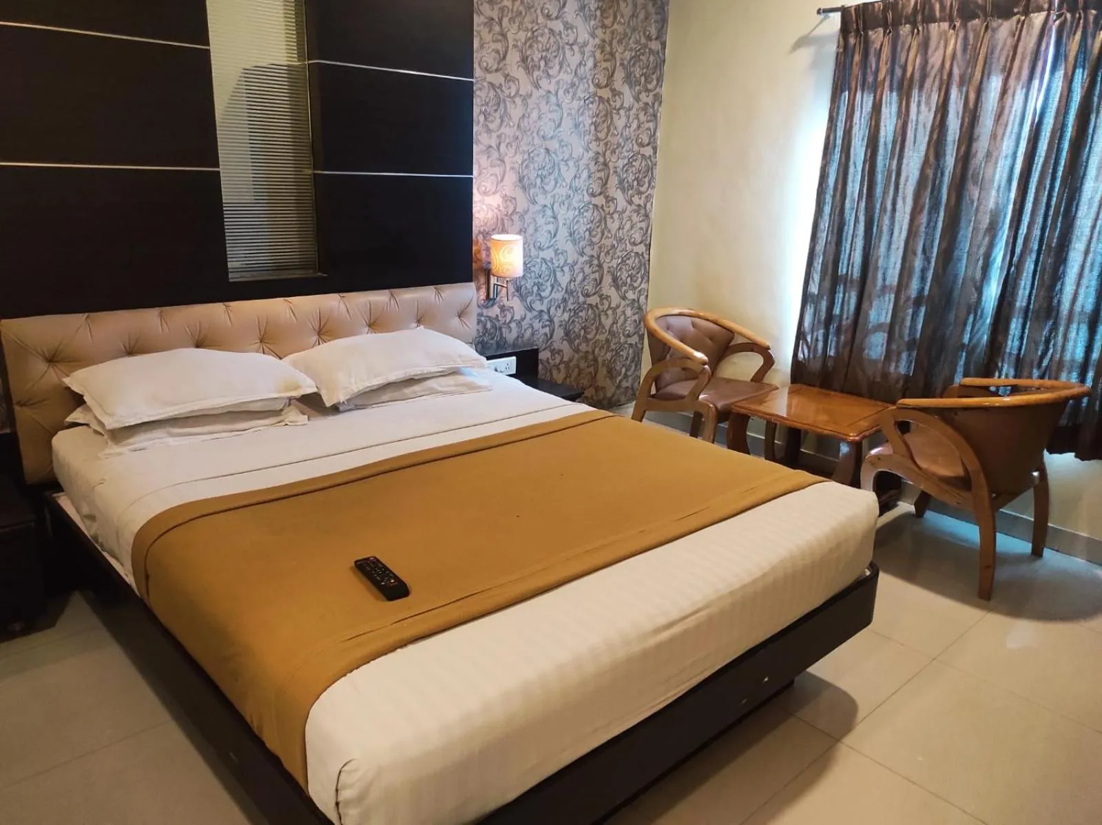 Bedroom, Bed in Hotel Vaishnavi