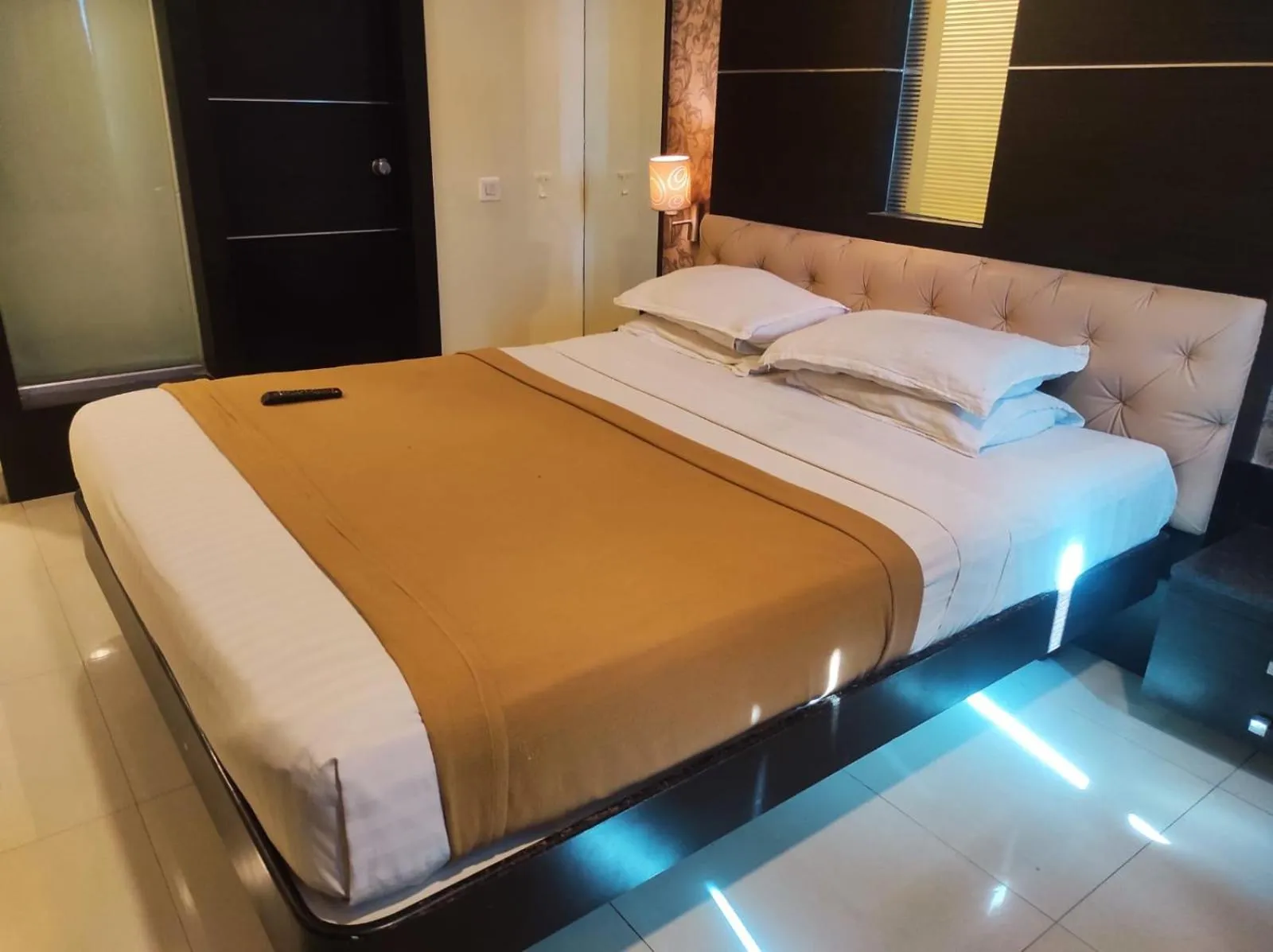 Bedroom, Bed in Hotel Vaishnavi