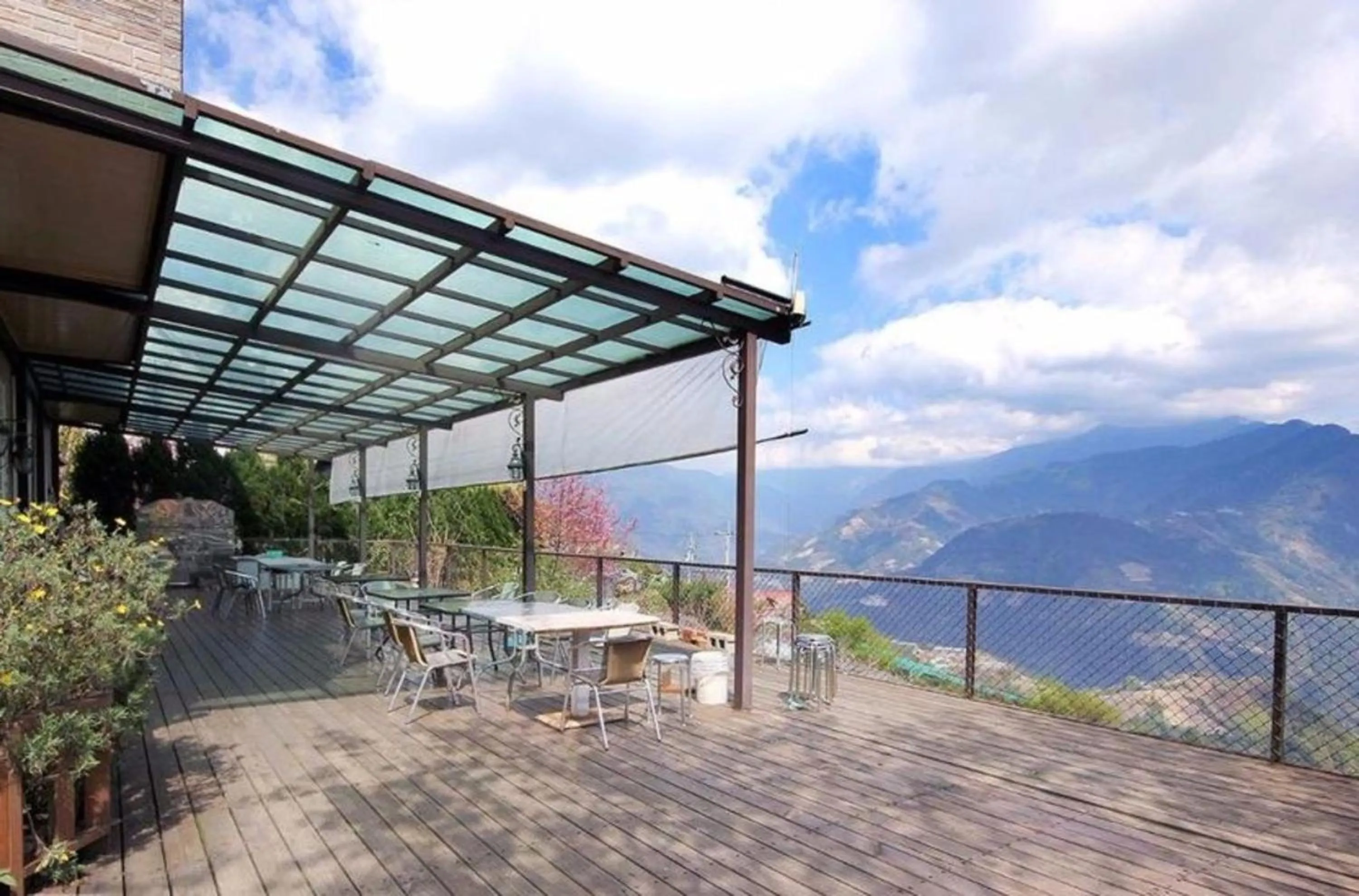 Patio in Chingjing New Paradise B&B