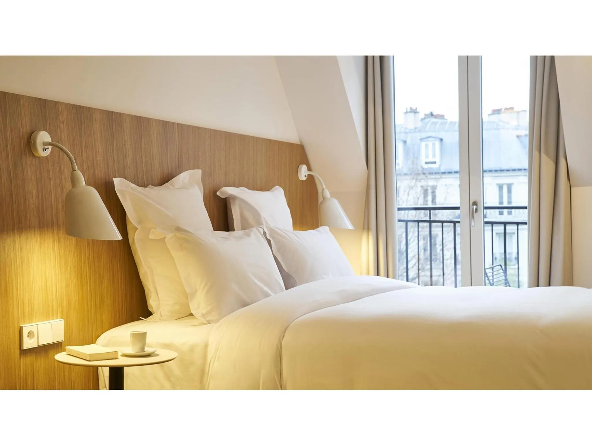 Bed in 9Hotel Republique