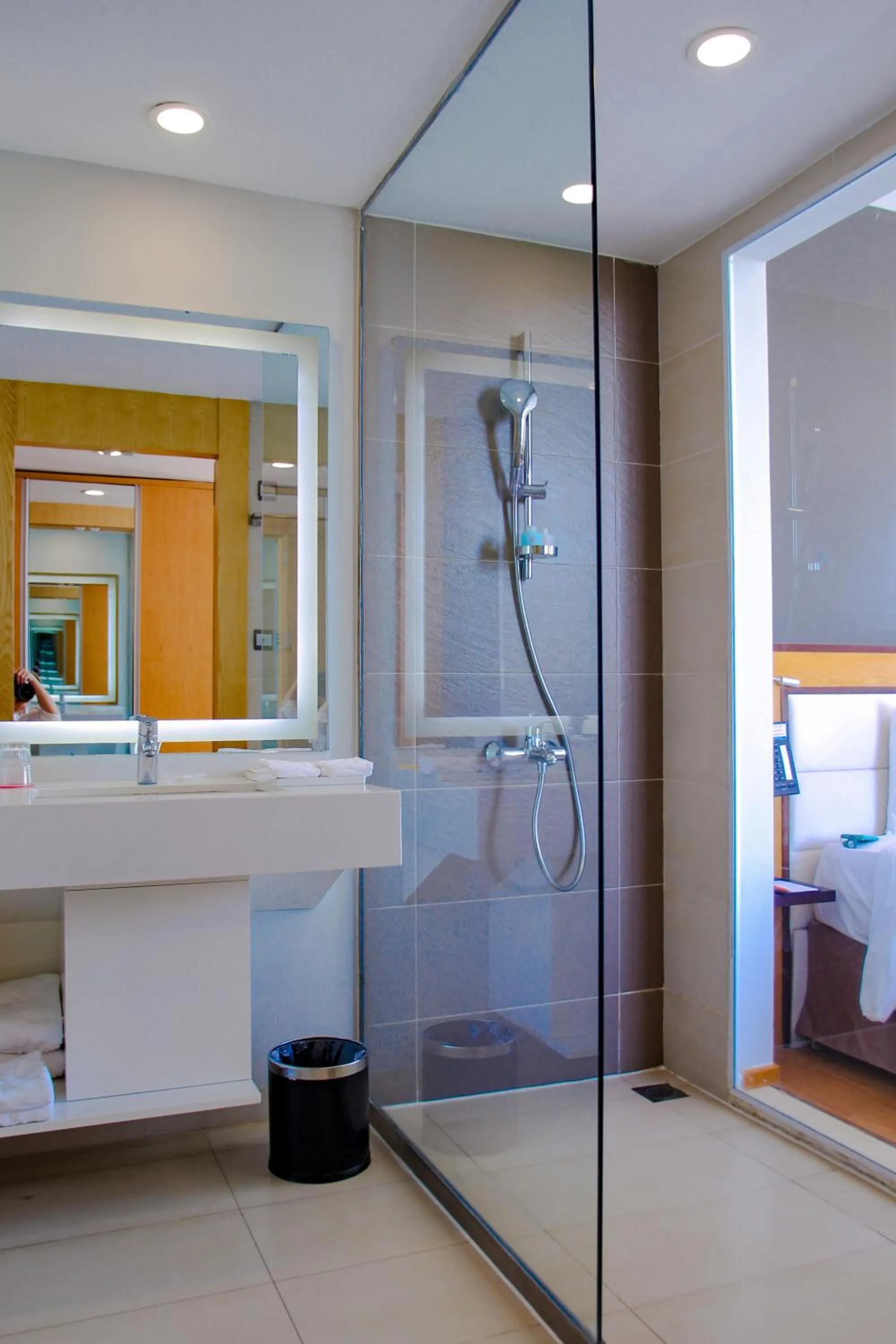 Shower in Dragon Sea Hotel