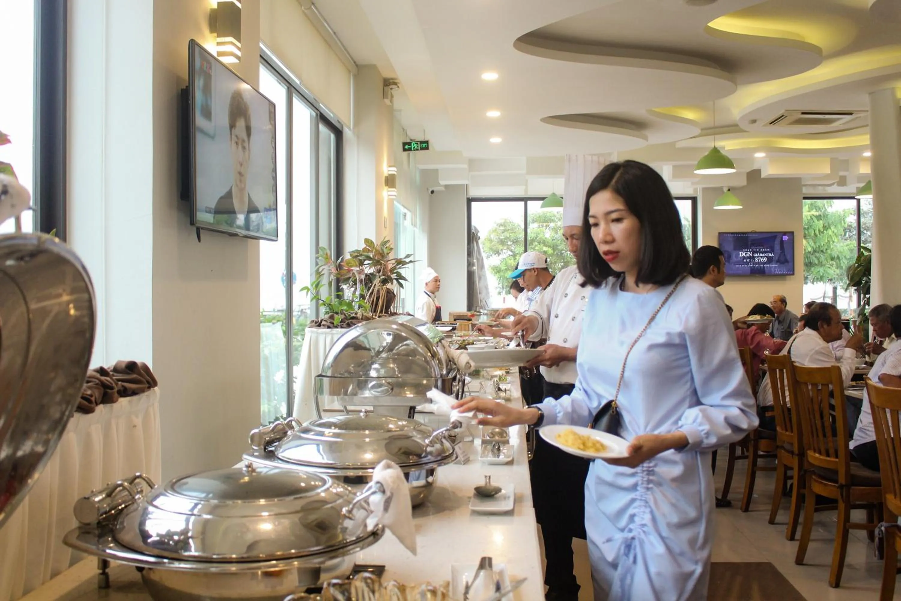 Restaurant/places to eat in Dragon Sea Hotel