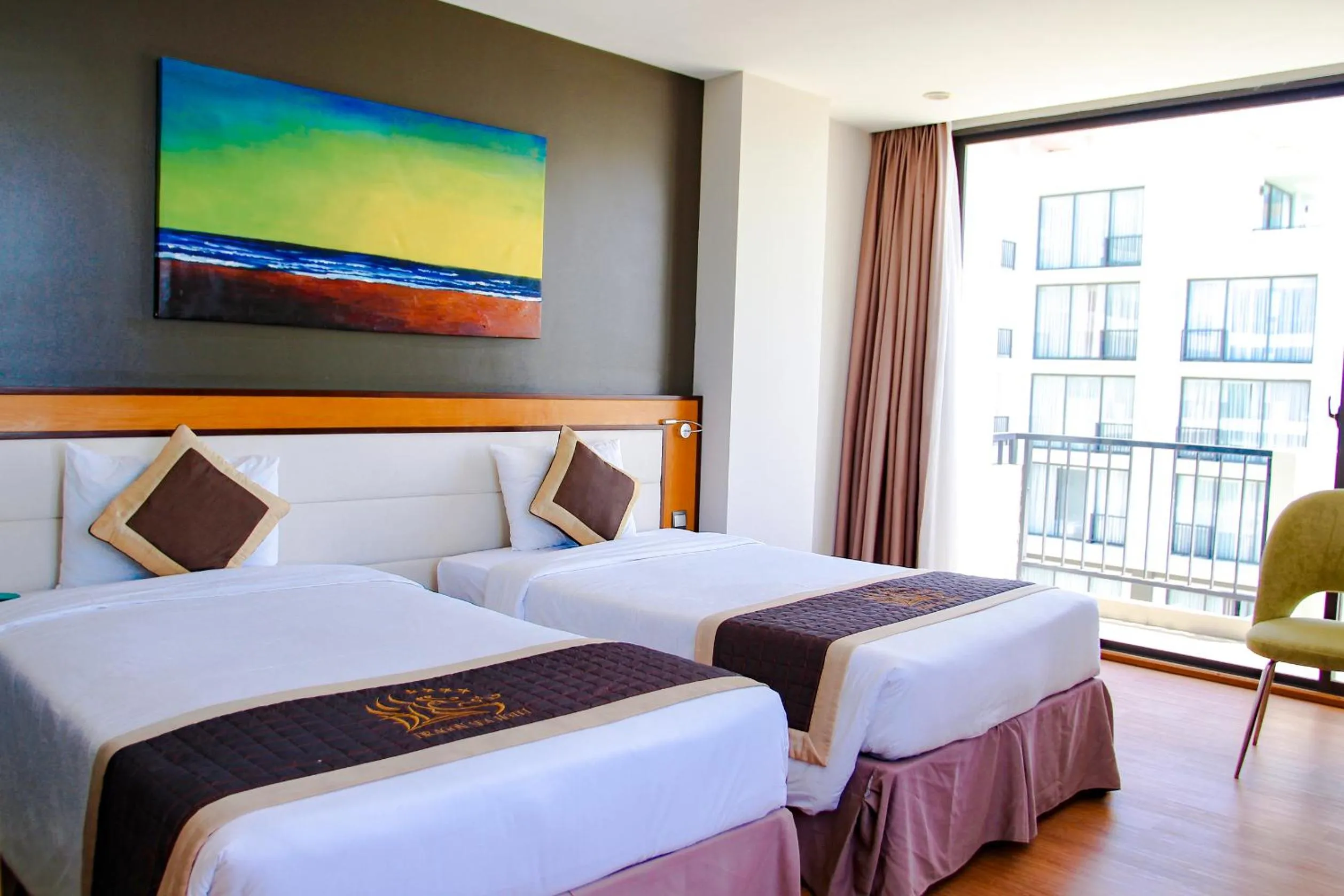 Bed in Dragon Sea Hotel