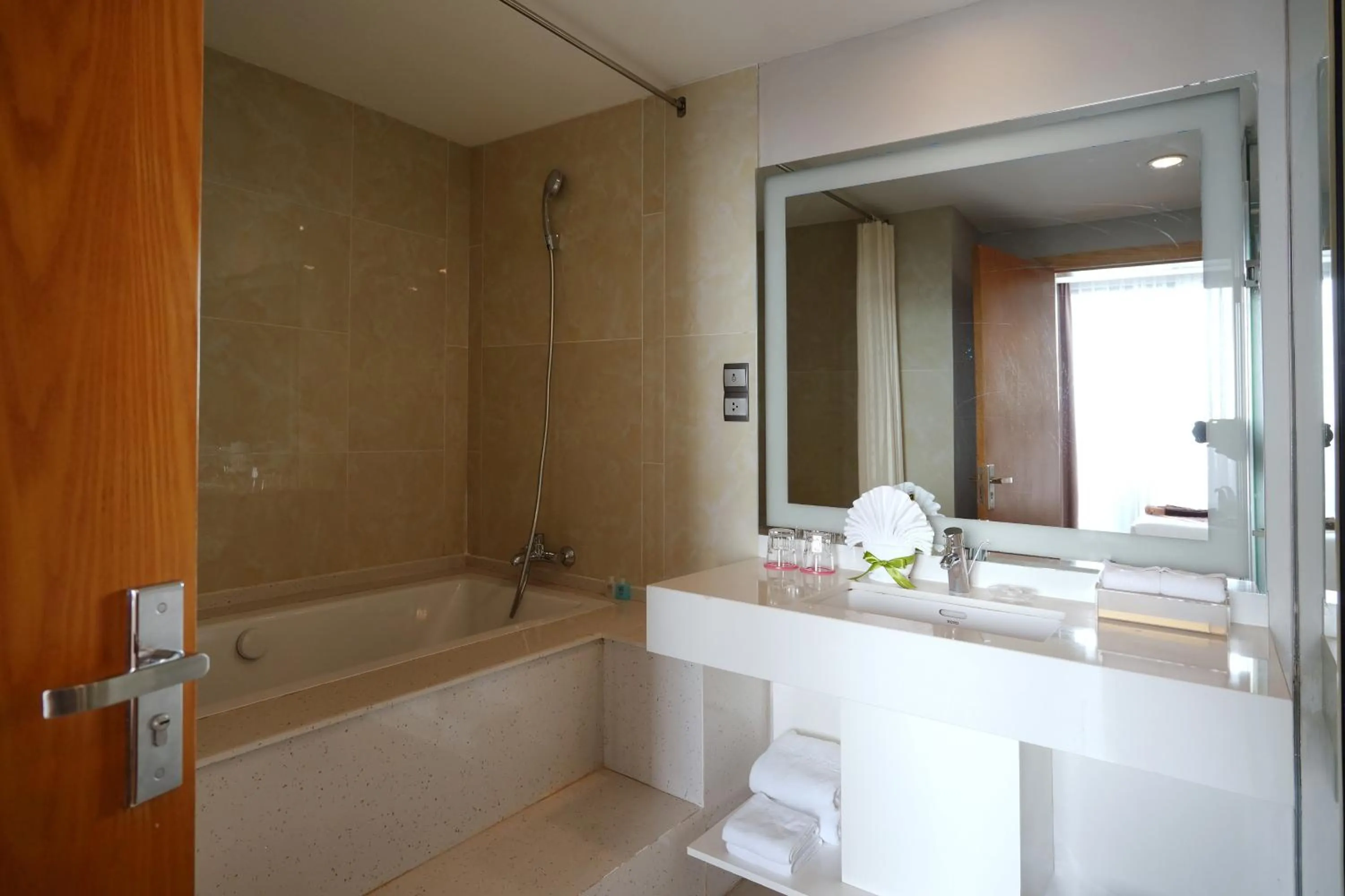 Shower in Dragon Sea Hotel