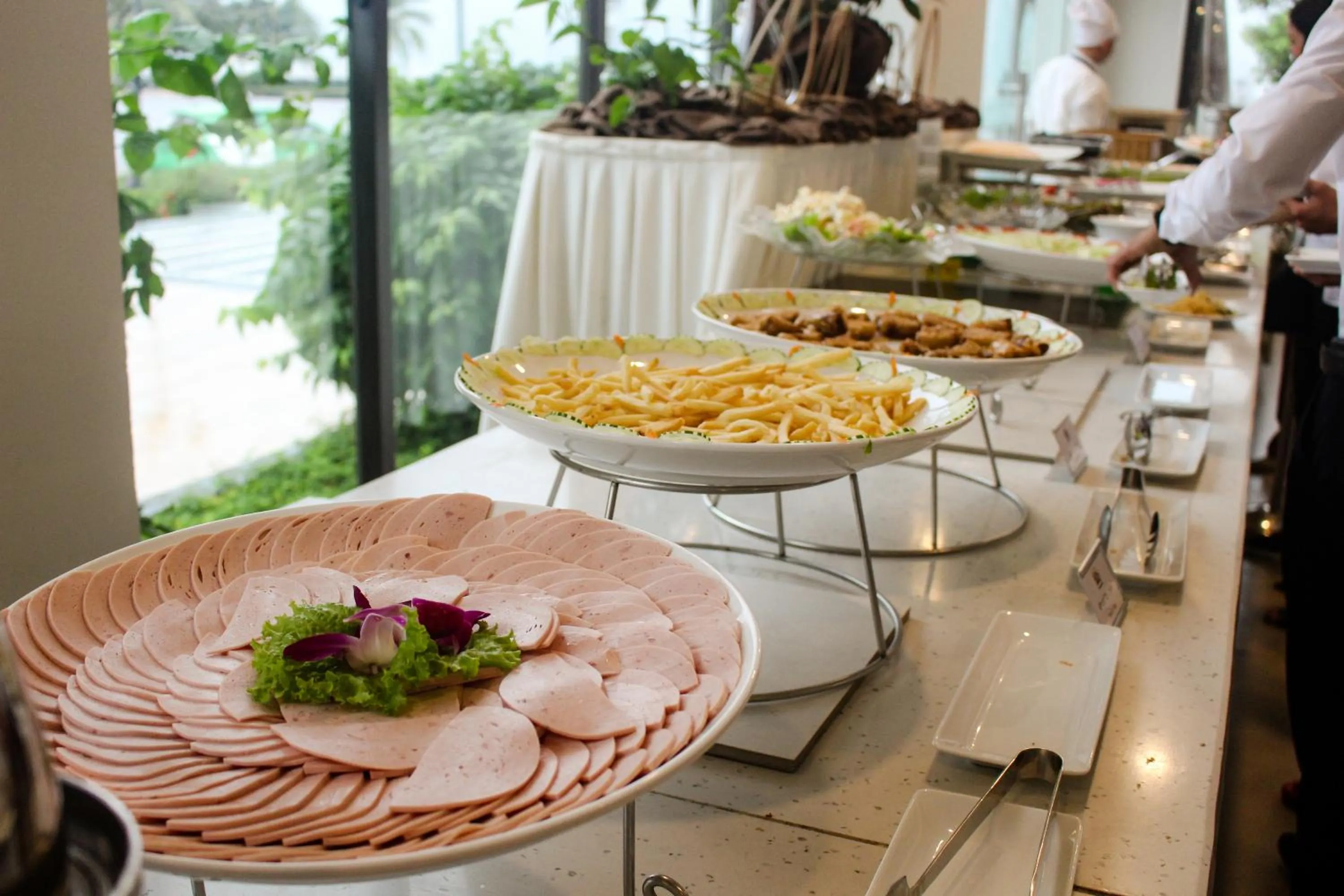 Food and drinks in Dragon Sea Hotel