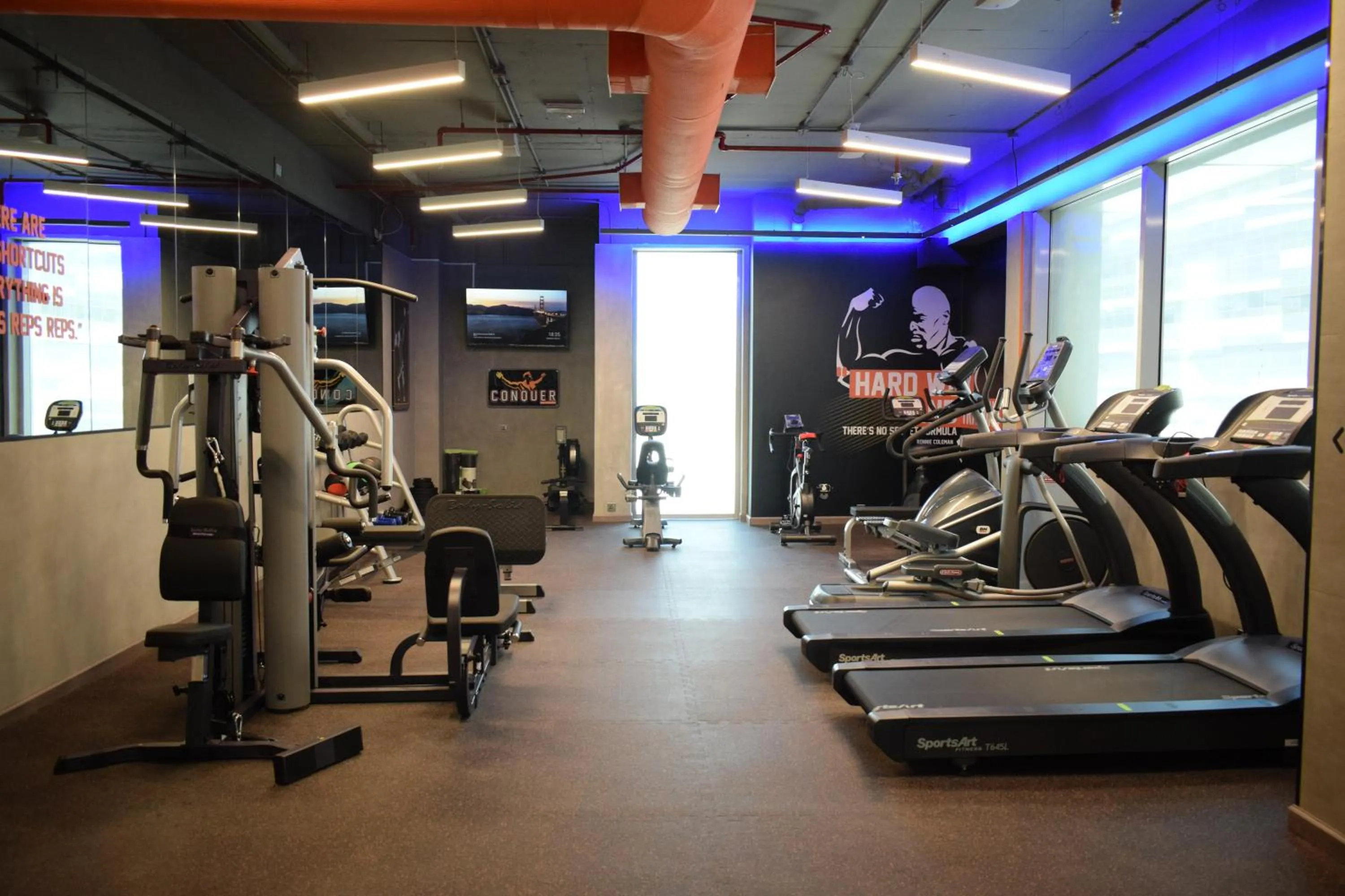 Fitness centre/facilities in Saraya Corniche Hotel