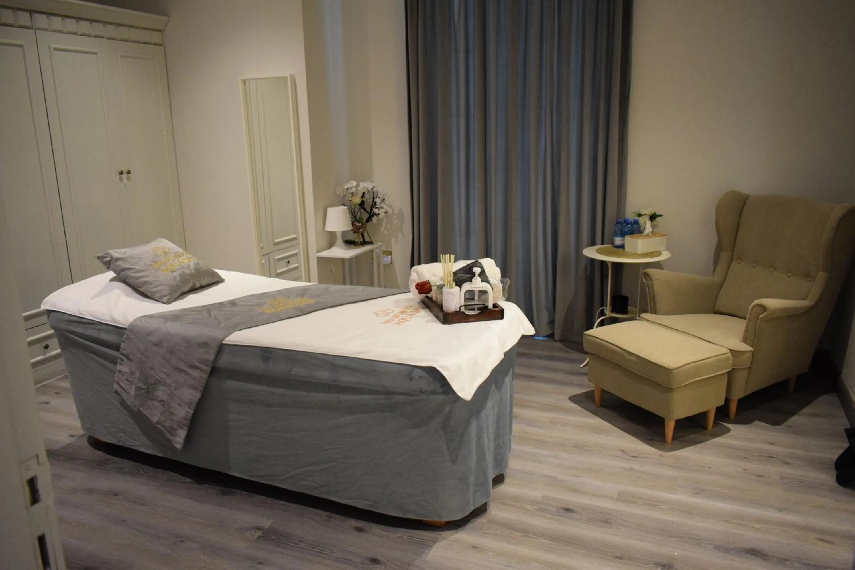 Spa and wellness centre/facilities, Bed in Saraya Corniche Hotel