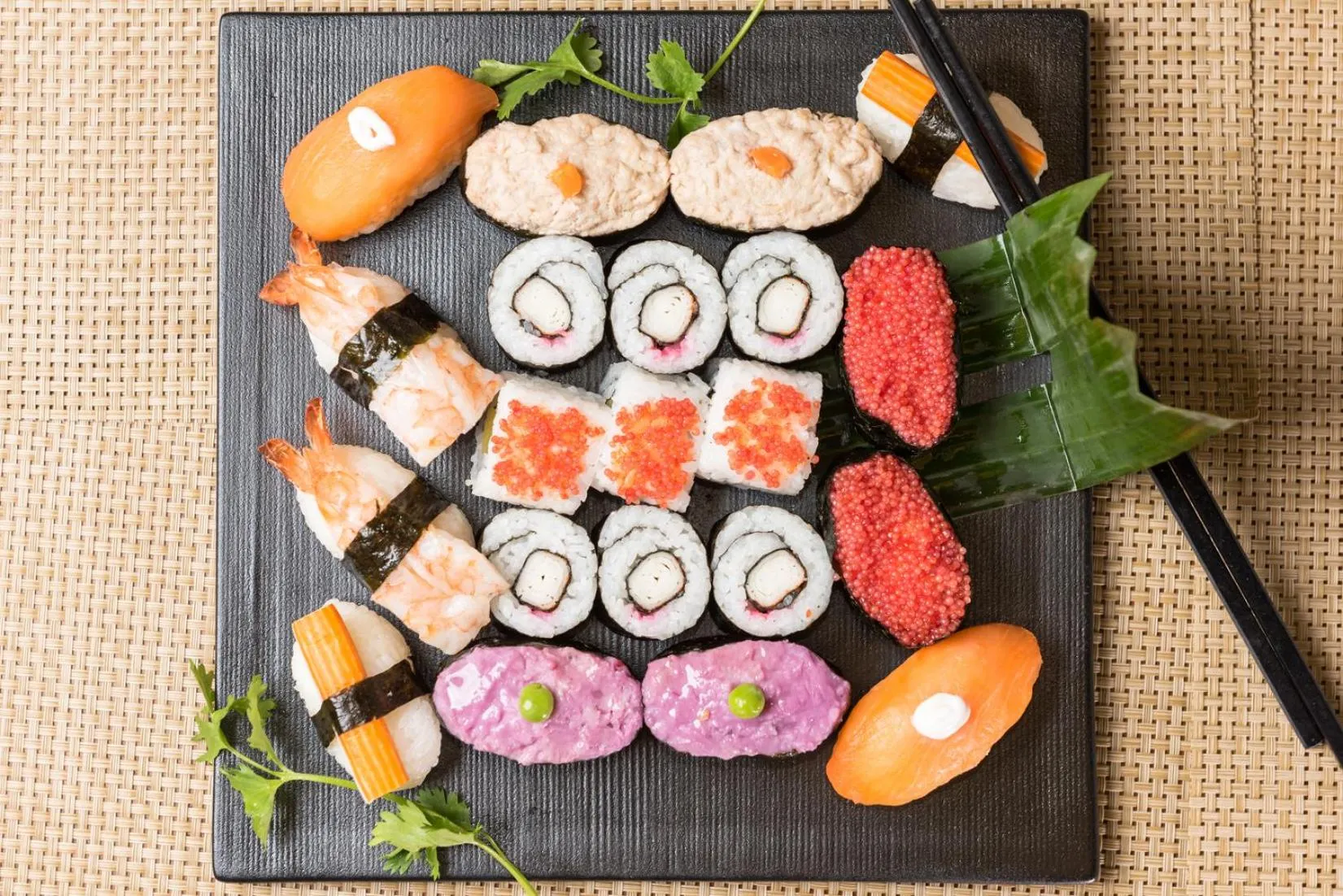 Restaurant/places to eat in Saraya Corniche Hotel