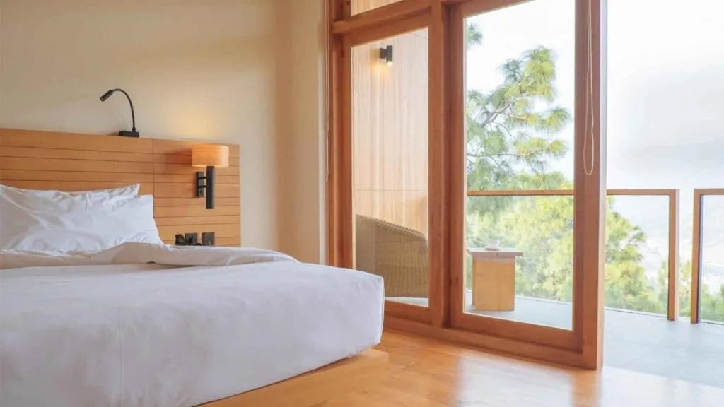 Bed in Dhensa Resort