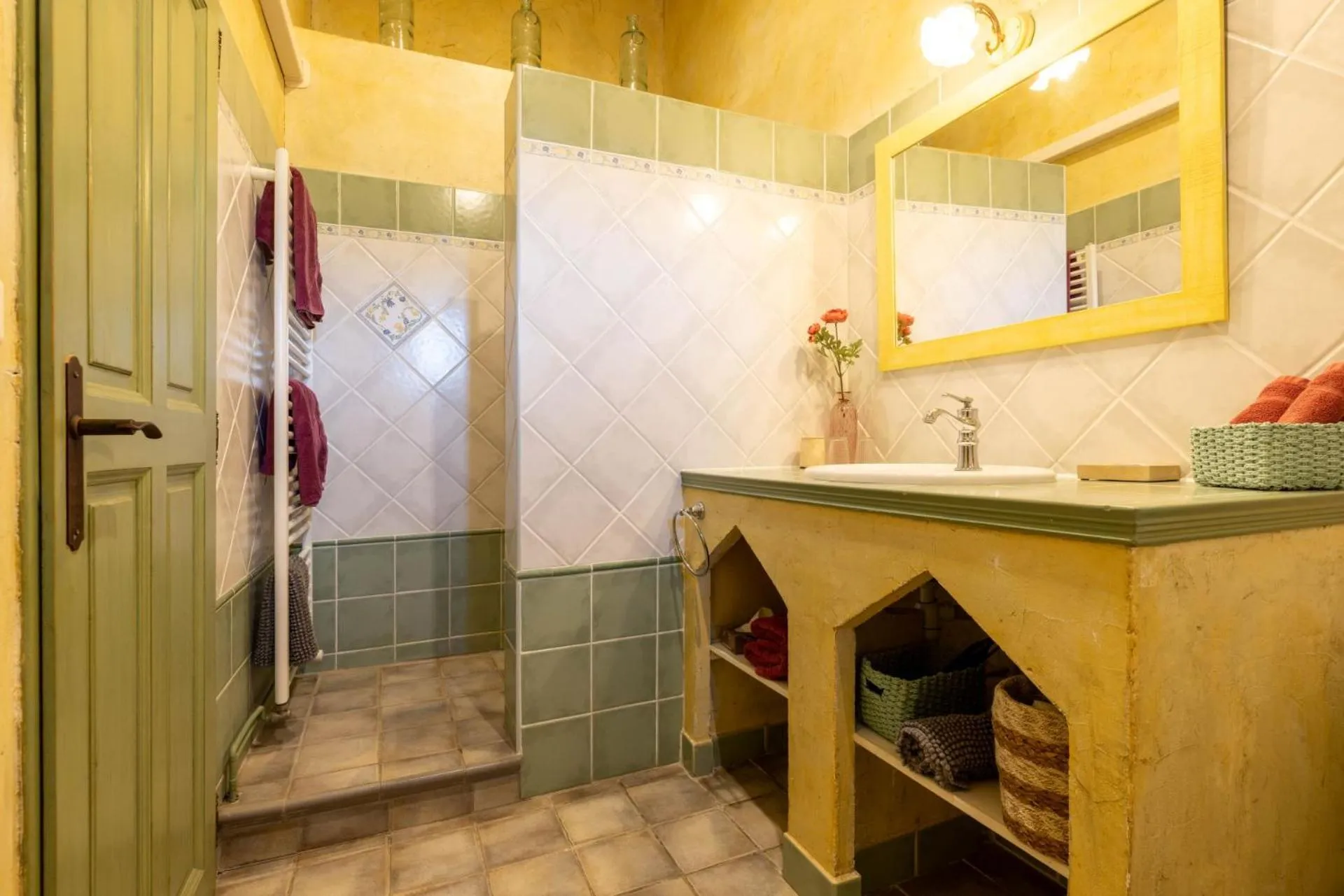 Shower in La Bastide des Amouriers