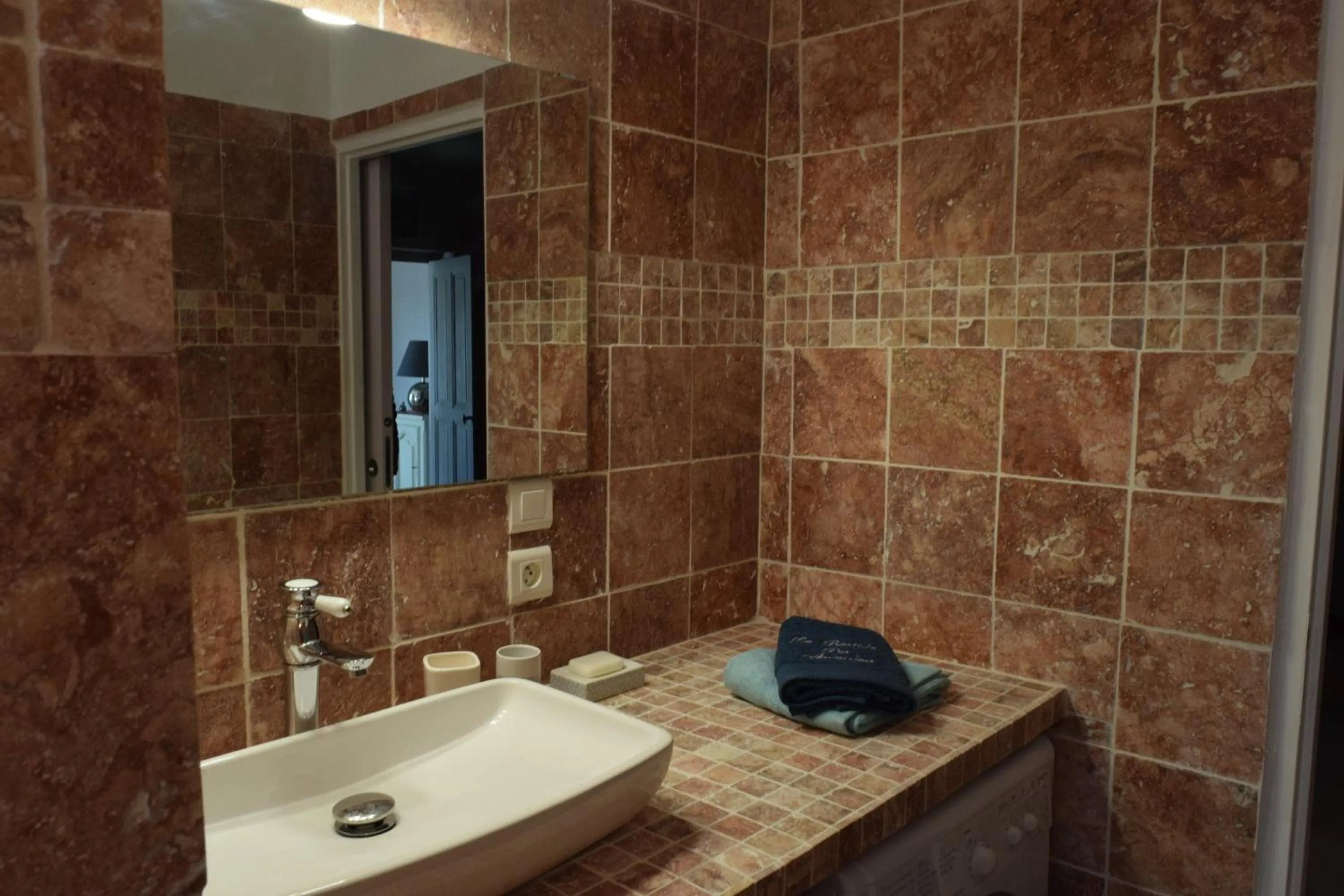 Shower in La Bastide des Amouriers