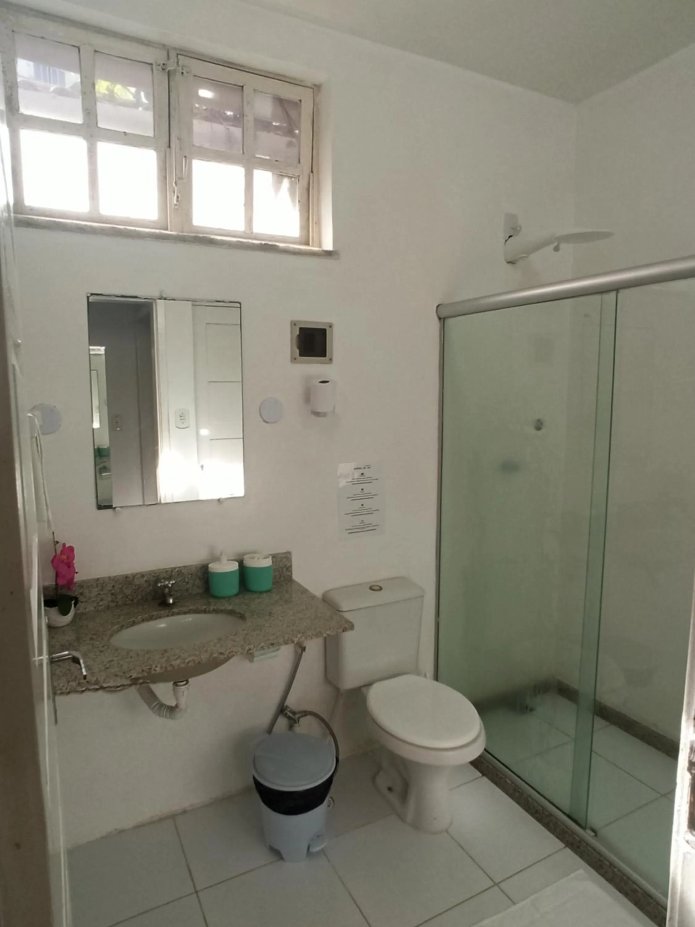 Toilet in Pousada Estrela do Mar