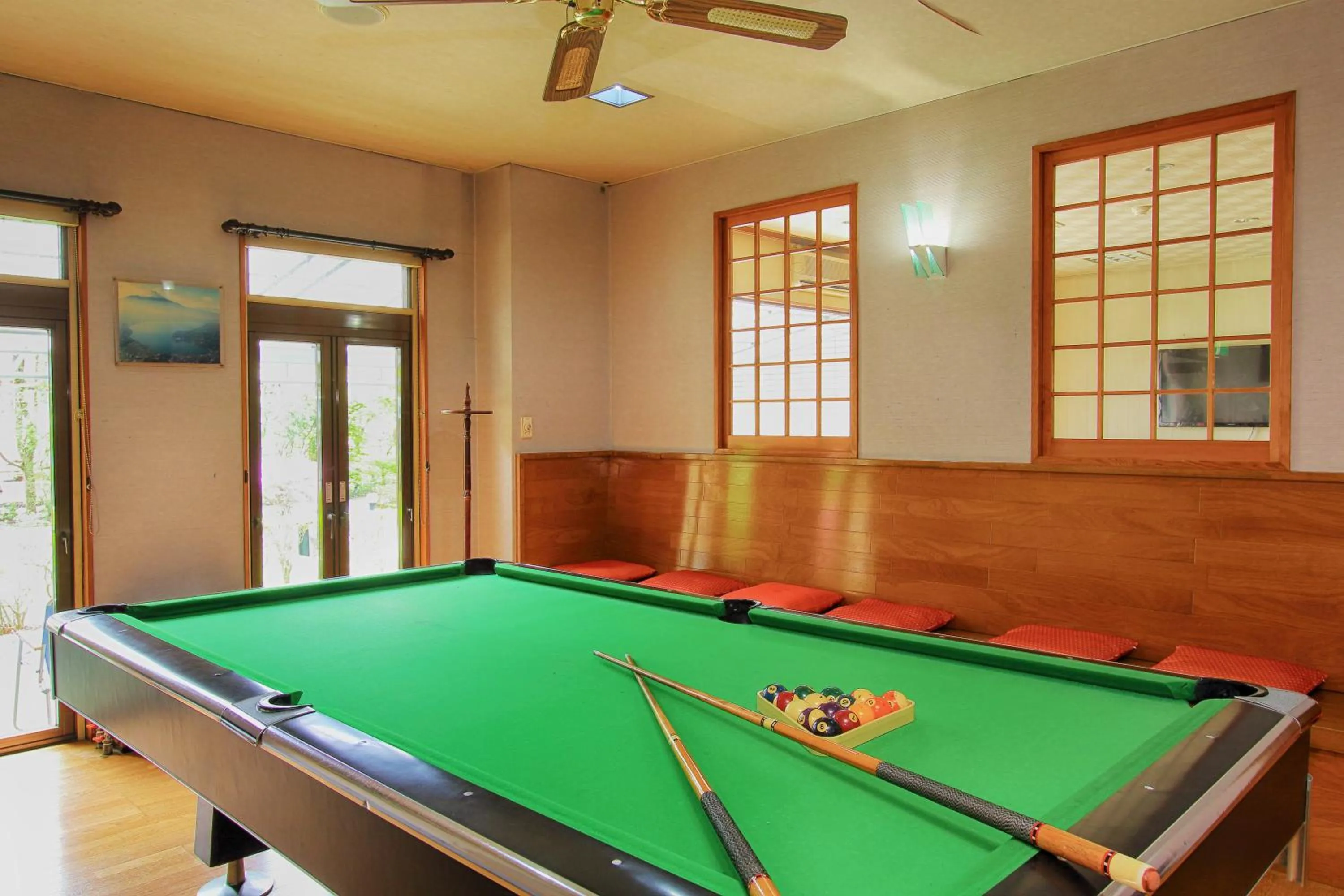 Communal lounge/ TV room in Kounso