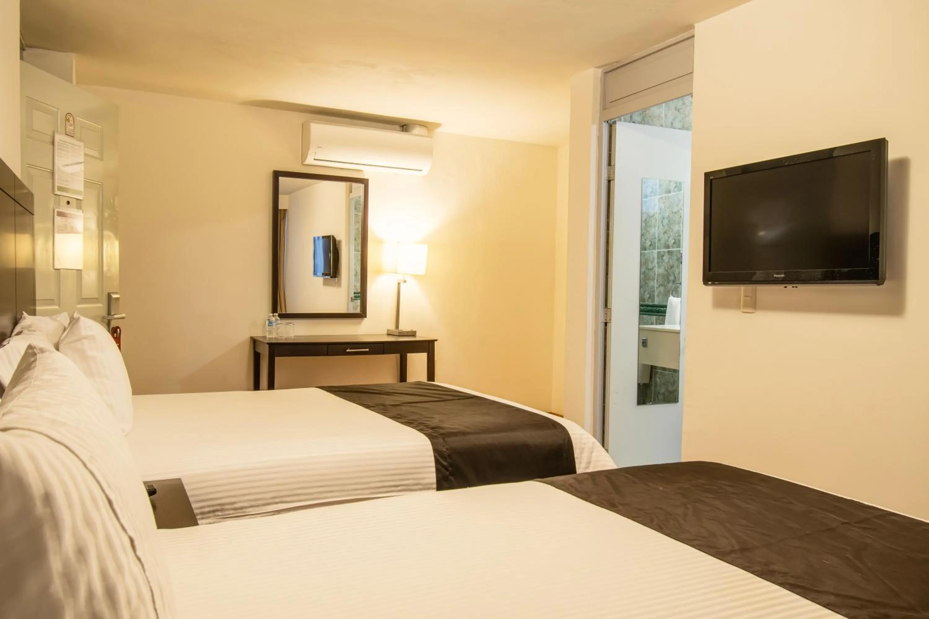 Bedroom, Bed in Hotel Argento Zacatecas