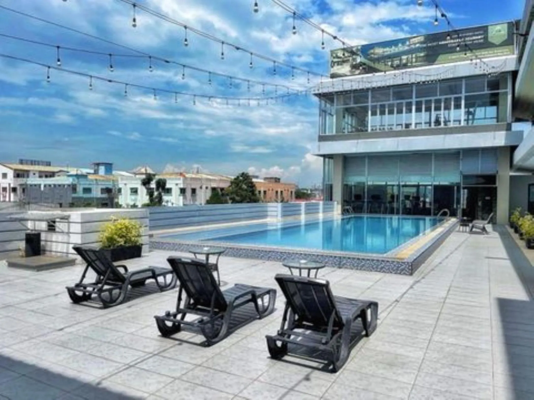 Swimming pool in Alltrue Sydney Hotel Batam Center